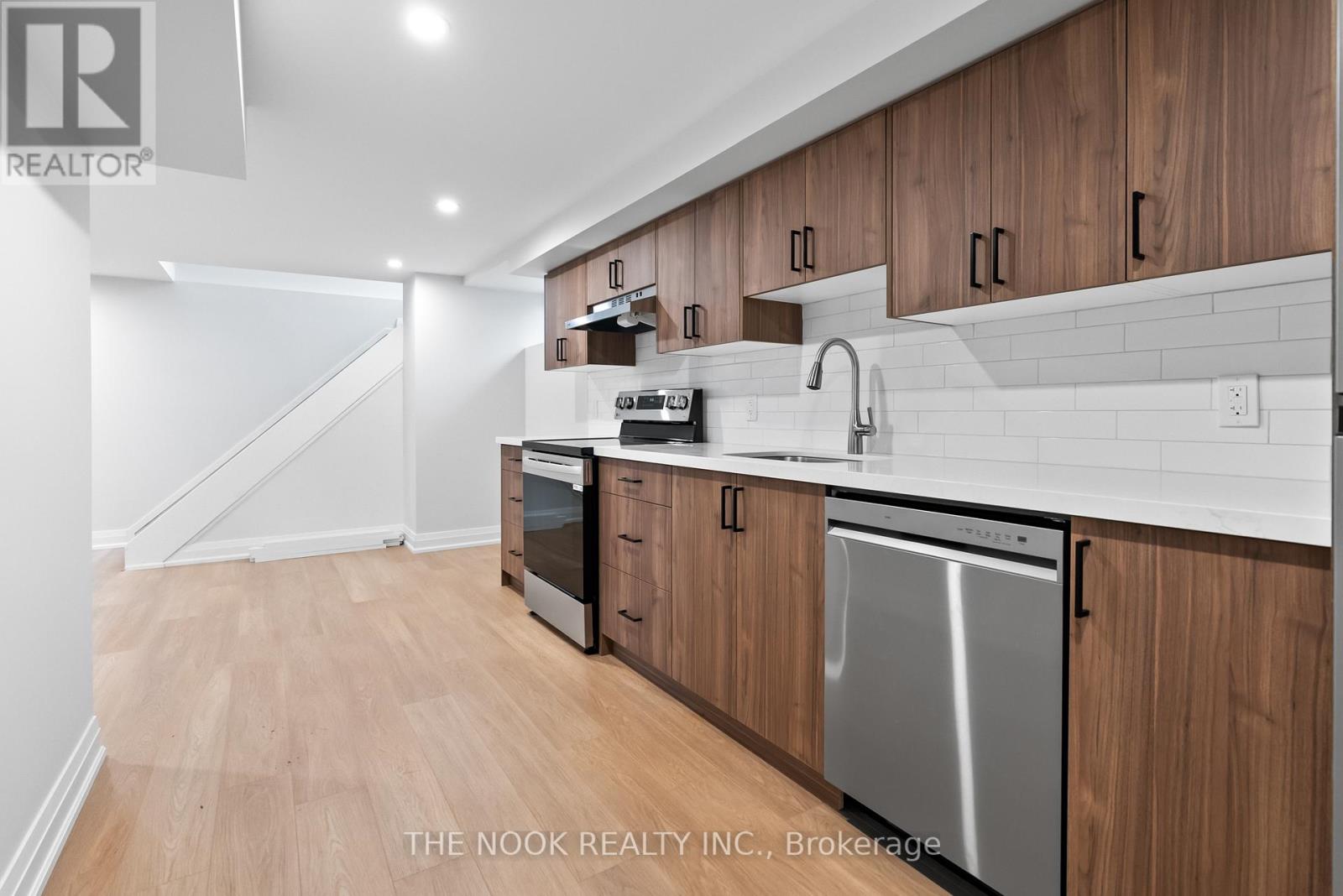 525 Larry Avenue, Oshawa, Ontario L1K 2B7 - Photo 8 - E12590024