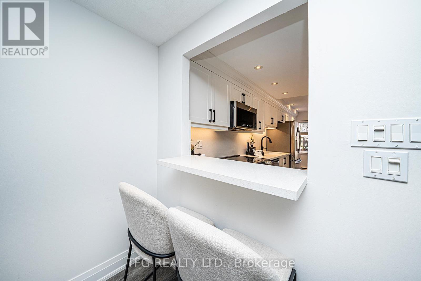 7 - 120 Glen Manor Drive, Toronto (The Beaches), Ontario  M4E 2X6 - Photo 12 - E12590068