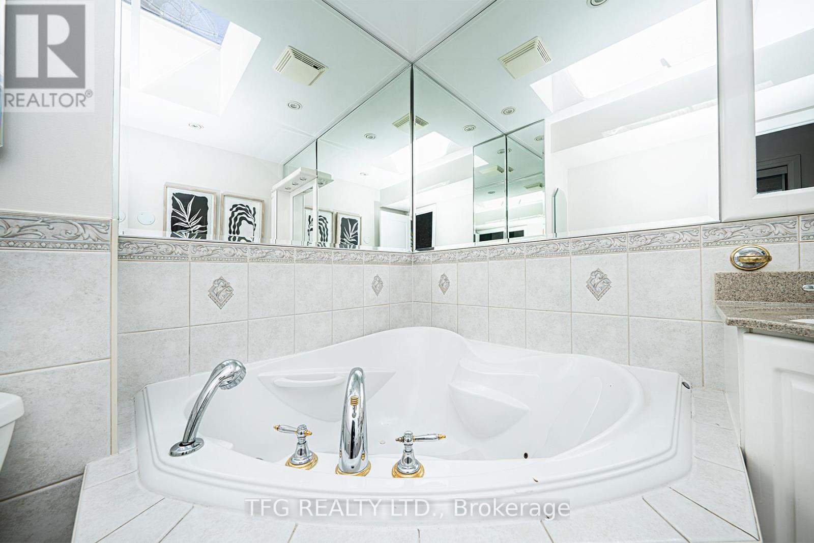 7 - 120 Glen Manor Drive, Toronto (The Beaches), Ontario  M4E 2X6 - Photo 24 - E12590068