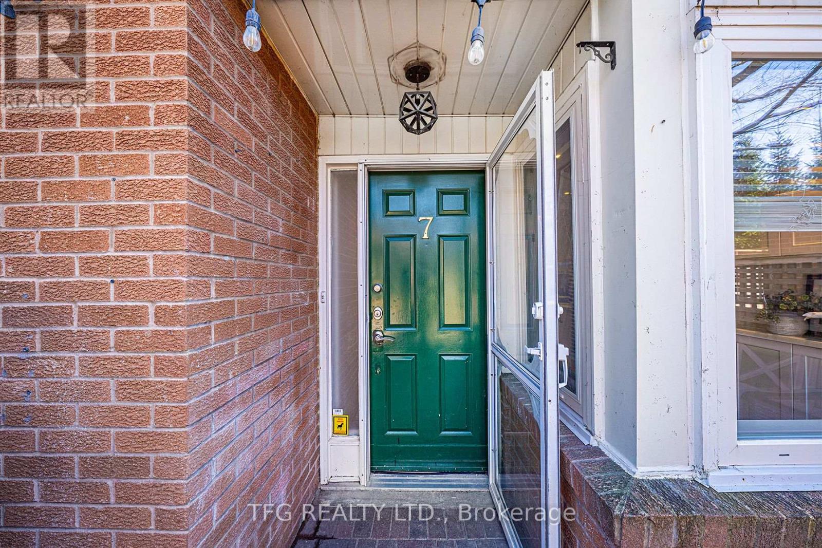 7 - 120 Glen Manor Drive, Toronto (The Beaches), Ontario  M4E 2X6 - Photo 4 - E12590068