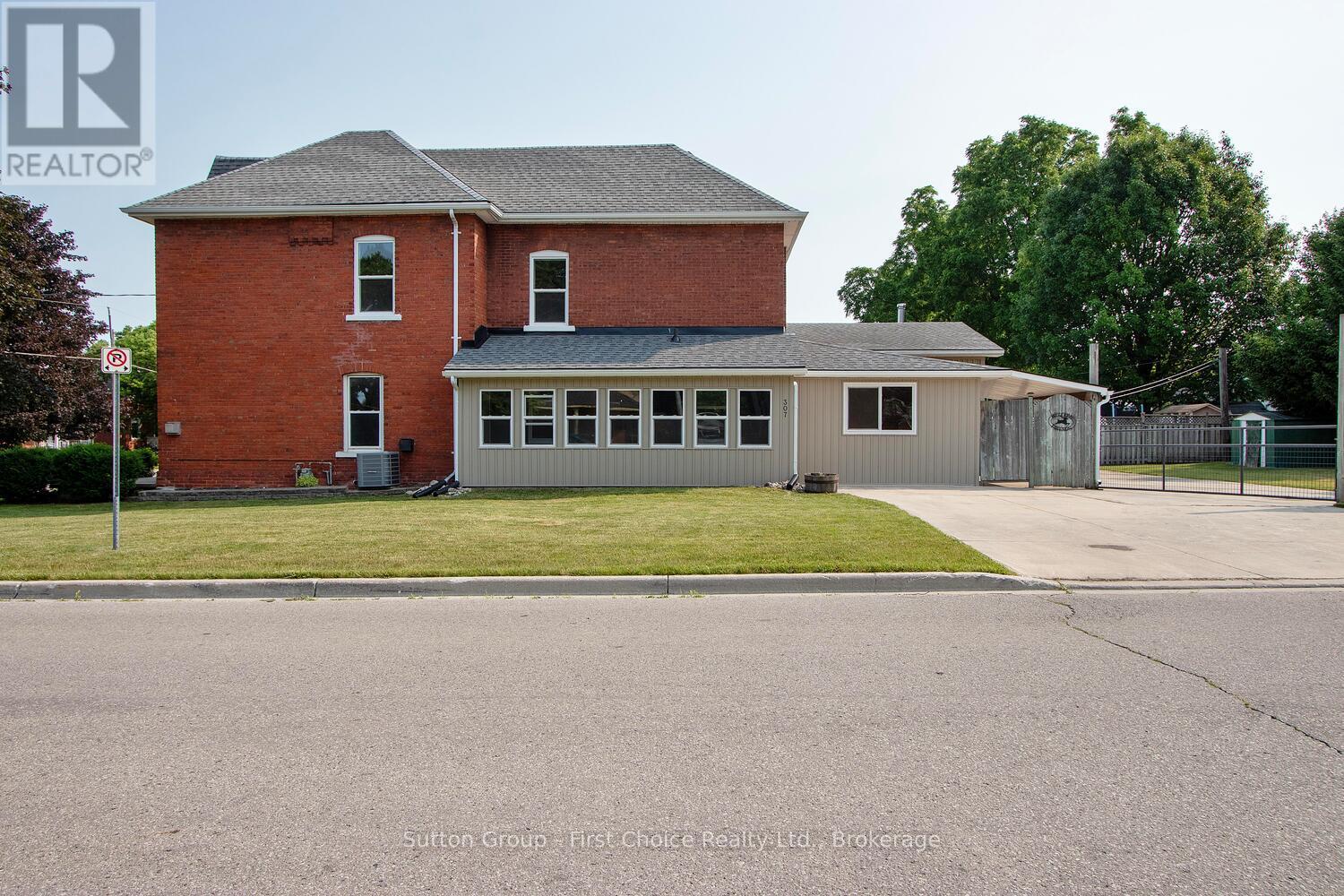 307 Nelson Street, Stratford, Ontario  N5A 2K5 - Photo 1 - X12589926