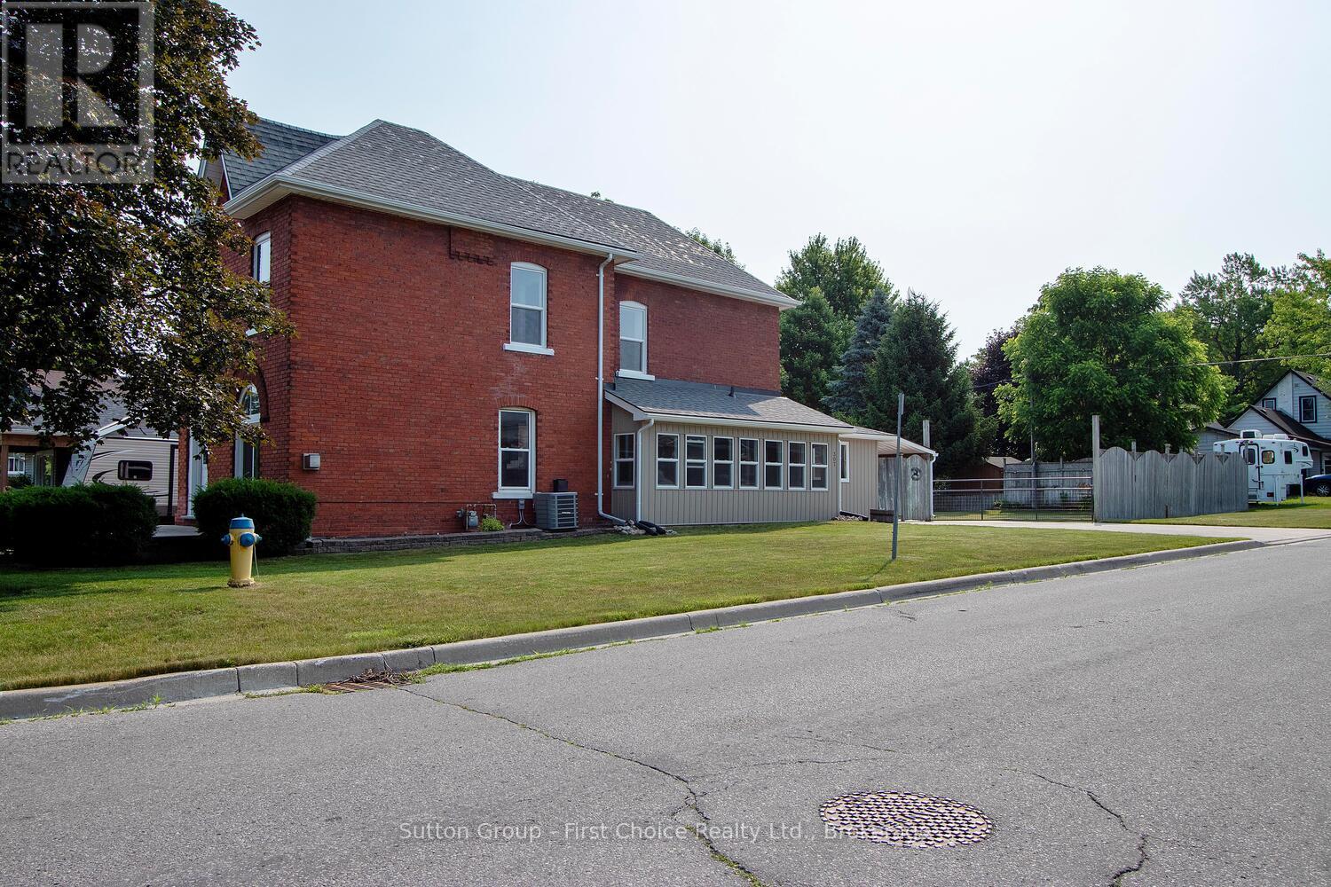 307 Nelson Street, Stratford, Ontario  N5A 2K5 - Photo 4 - X12589926