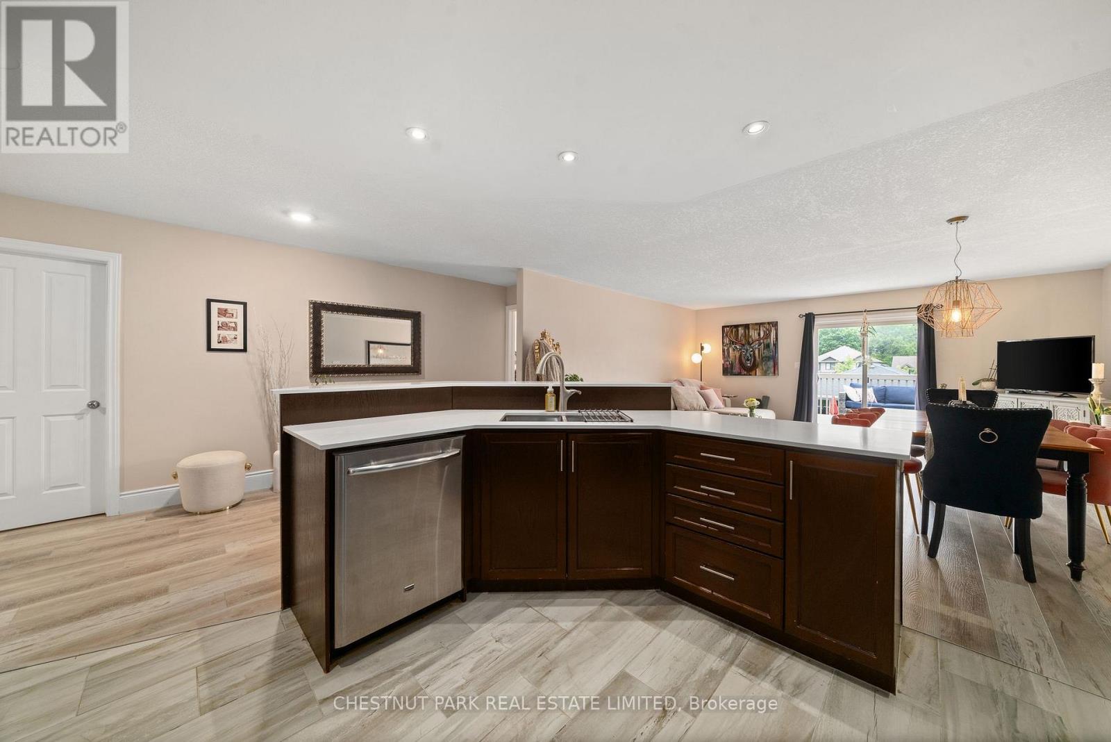 140 Islandview Drive, Loyalist (Amherstview), Ontario  K7N 0A5 - Photo 10 - X12589900