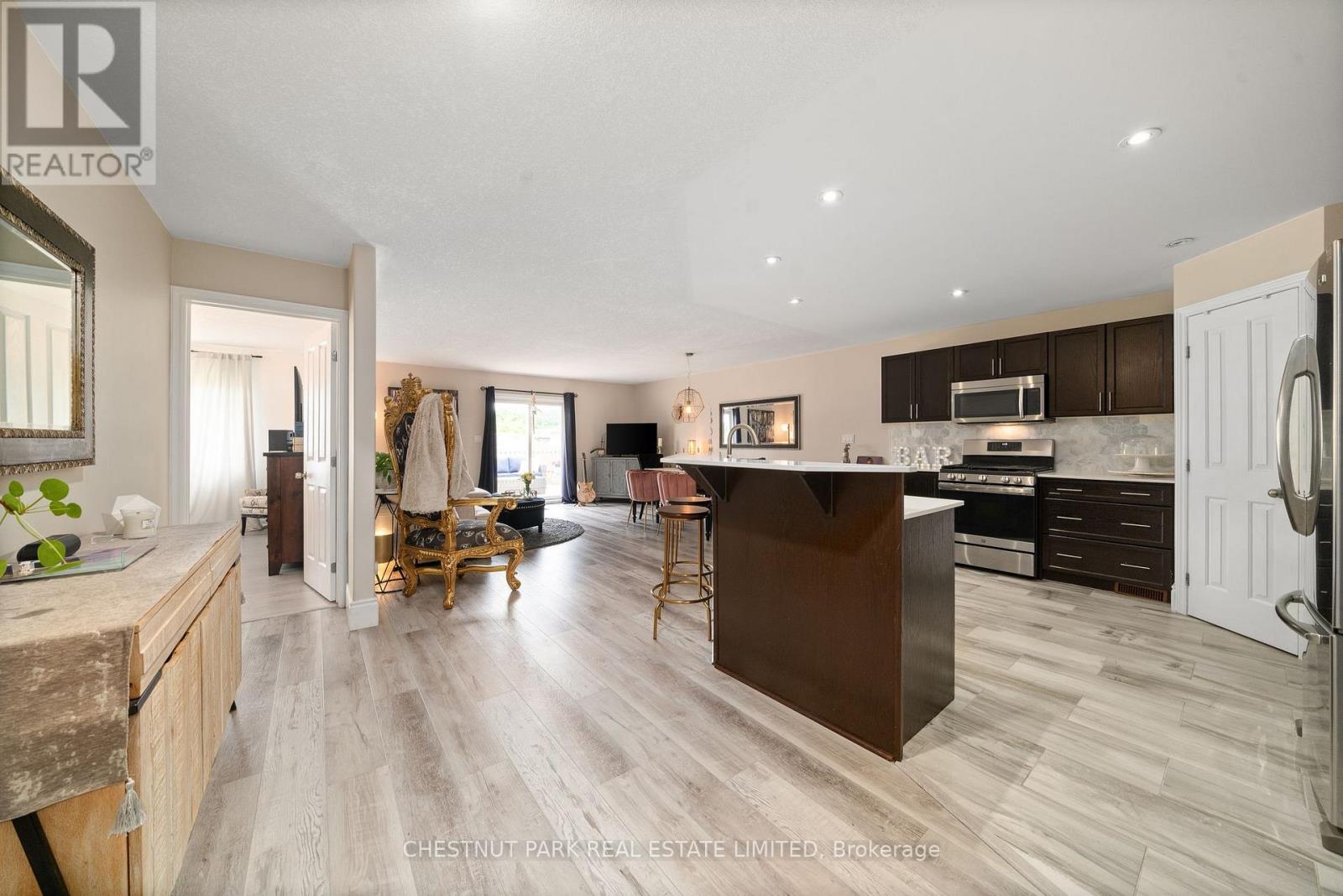 140 Islandview Drive, Loyalist (Amherstview), Ontario  K7N 0A5 - Photo 5 - X12589900