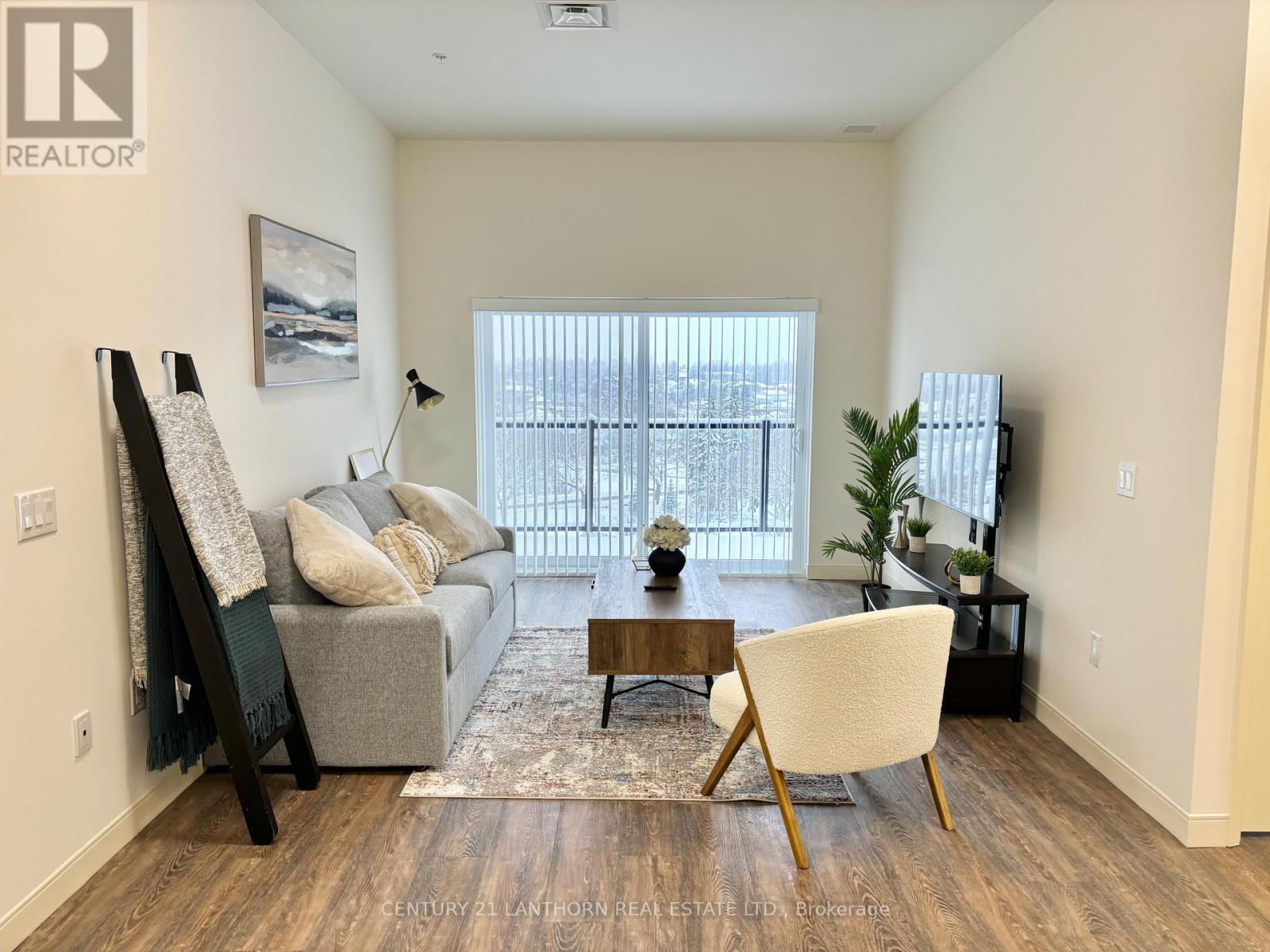 617 - 135 Station Street, Belleville, Ontario  K8N 2S9 - Photo 3 - X12590000