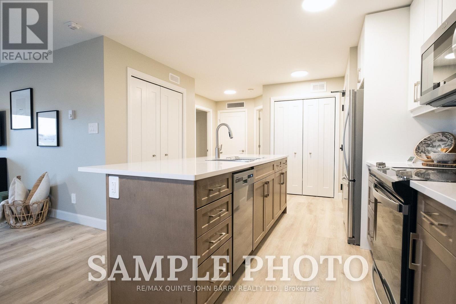 210-10 Hillside Meadow Drive, Quinte West, Ontario  K8V 0J7 - Photo 4 - X12590050