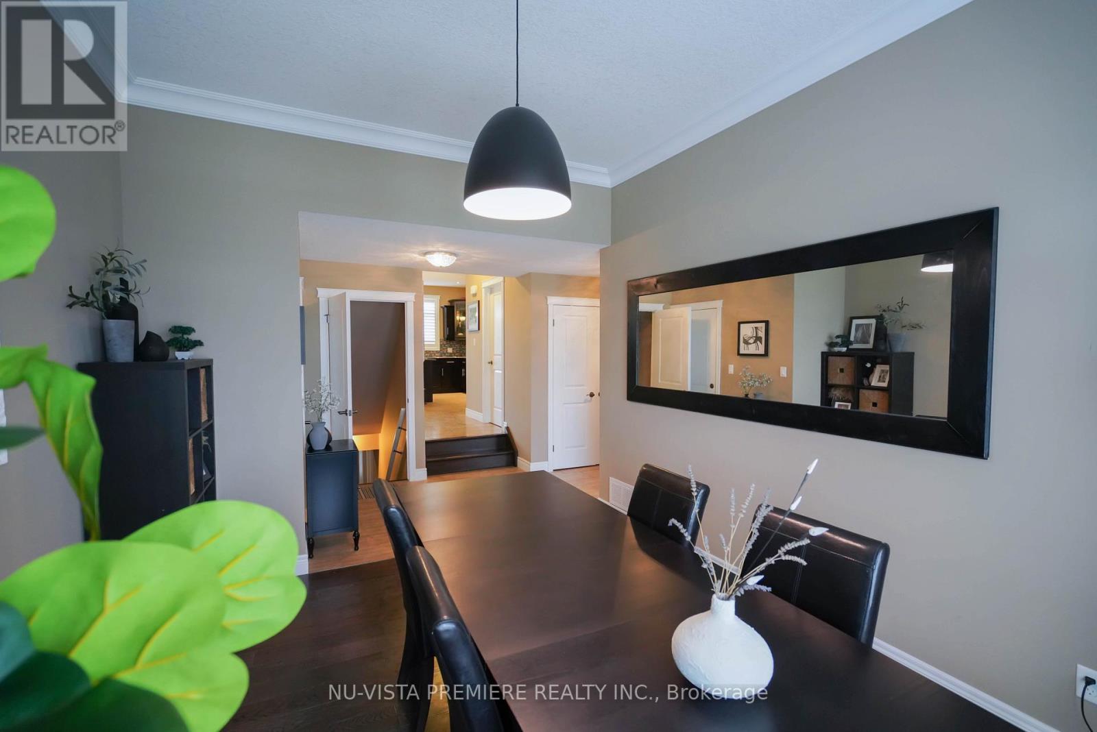 968 Springbank Avenue N, Woodstock (Woodstock - North), Ontario  N0J 1M0 - Photo 6 - X12485754