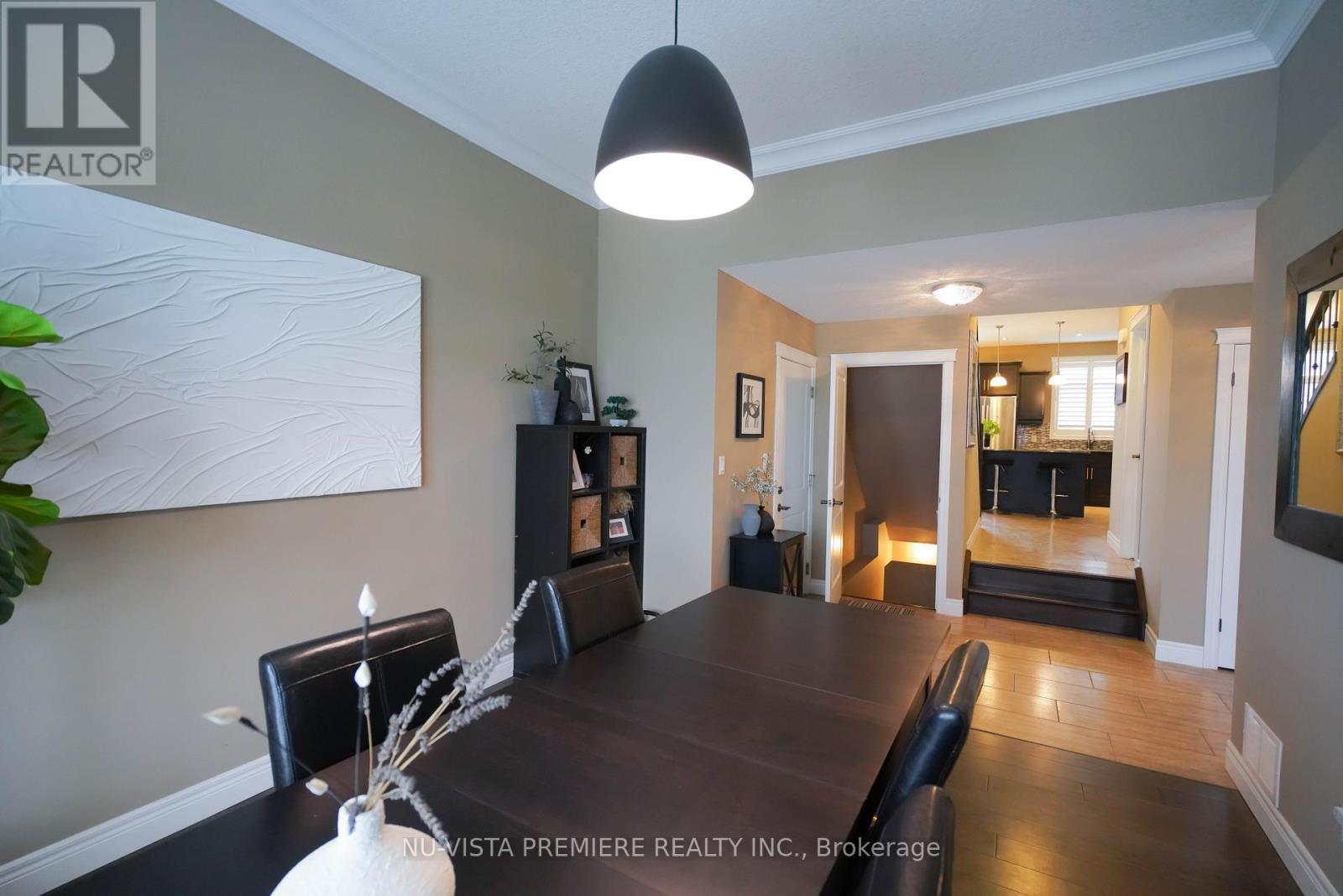 968 Springbank Avenue N, Woodstock (Woodstock - North), Ontario  N0J 1M0 - Photo 7 - X12485754