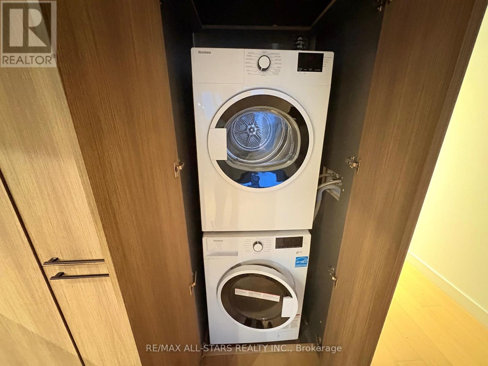 1607 - 81 Wellesley Street E, Toronto, Ontario  M4Y 0C5 - Photo 5 - C12589906