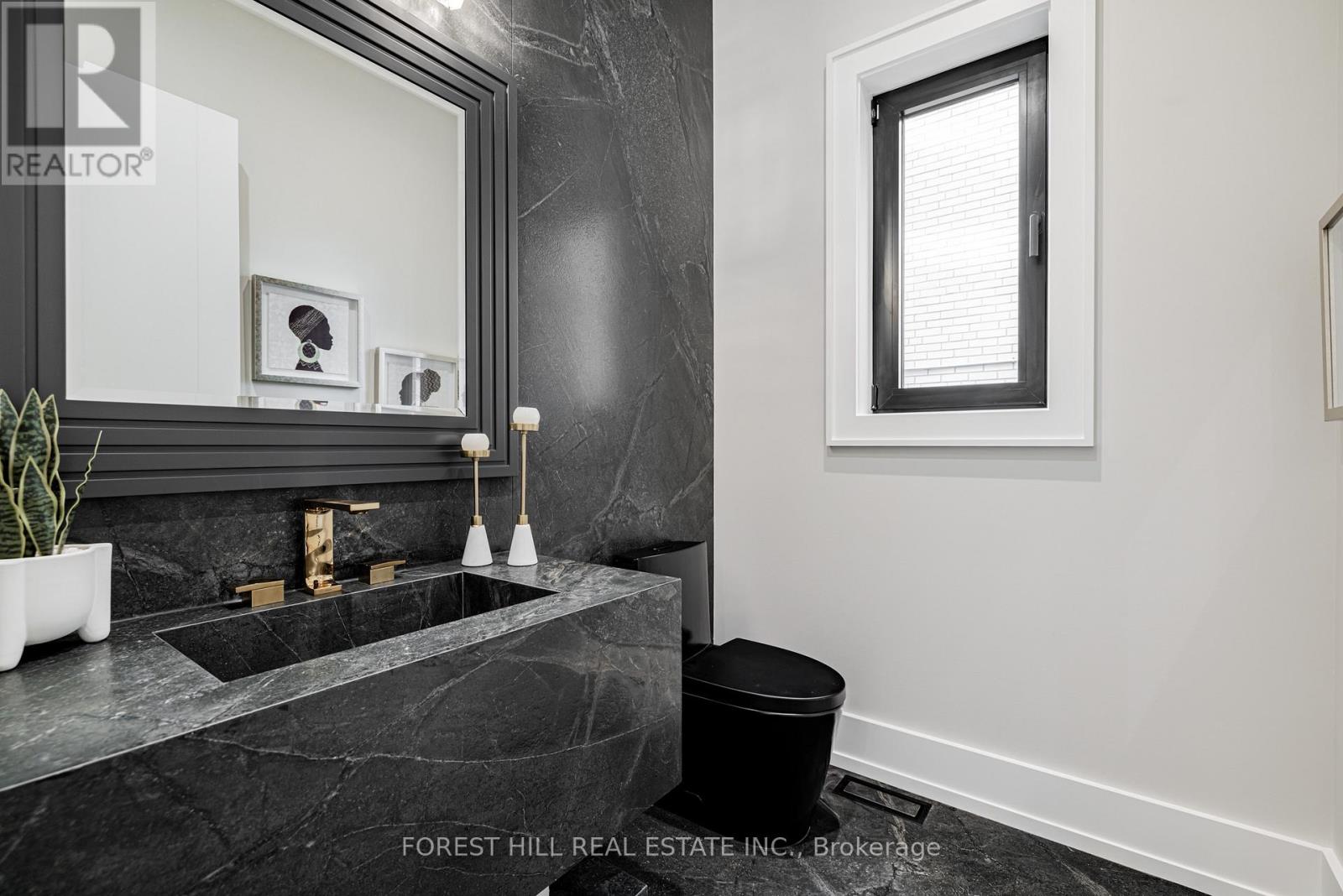 23 Didrickson Drive, Toronto, Ontario  M2P 1J7 - Photo 10 - C12589934