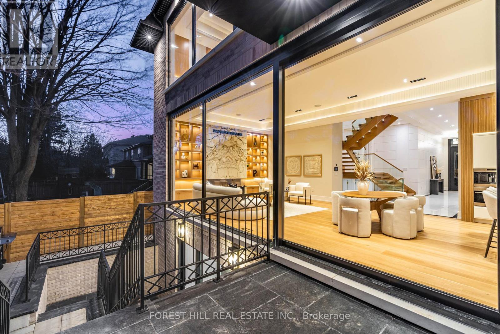 23 Didrickson Drive, Toronto, Ontario  M2P 1J7 - Photo 3 - C12589934