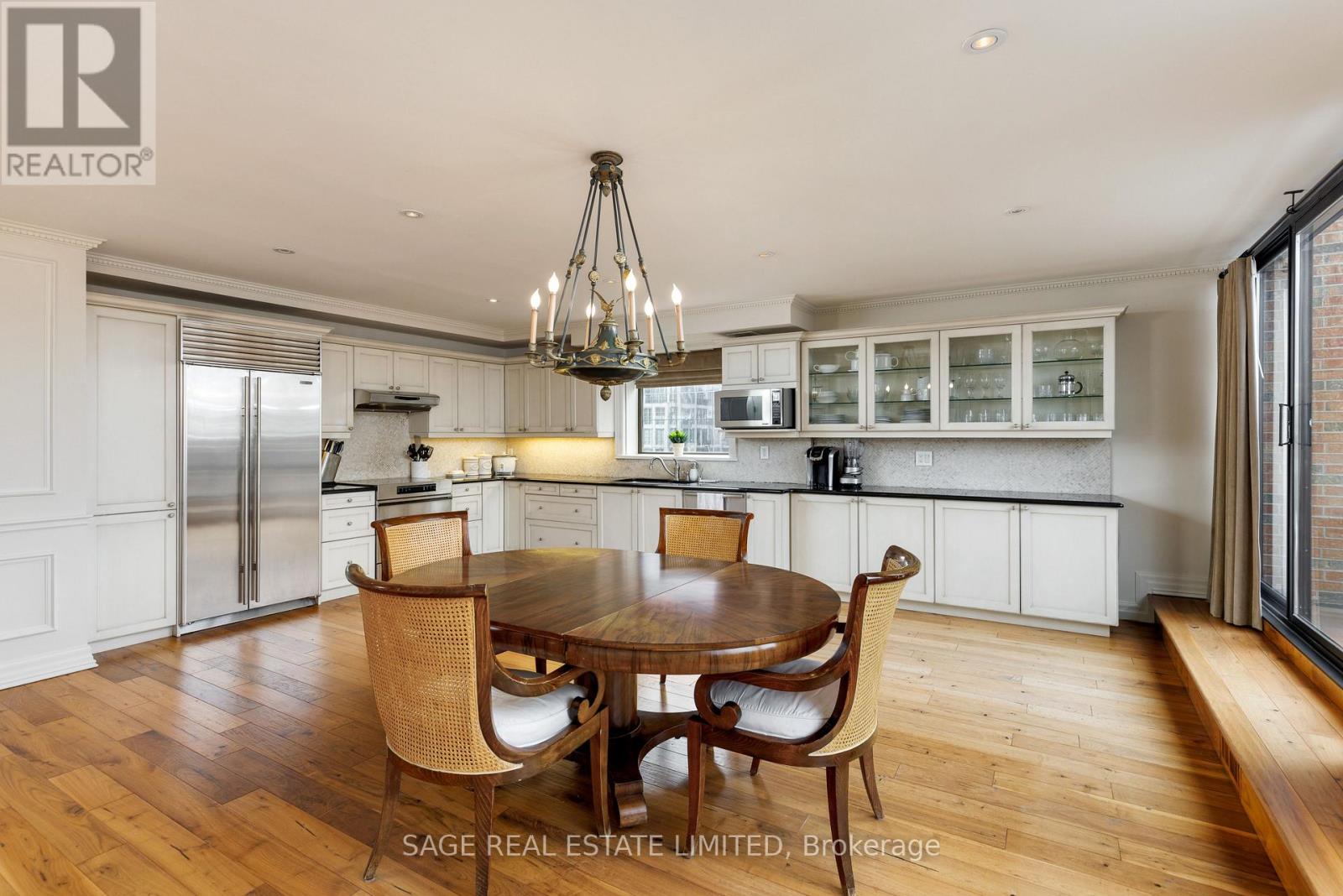 605 - 55a Avenue Road, Toronto, Ontario  M5R 3L2 - Photo 11 - C12589940