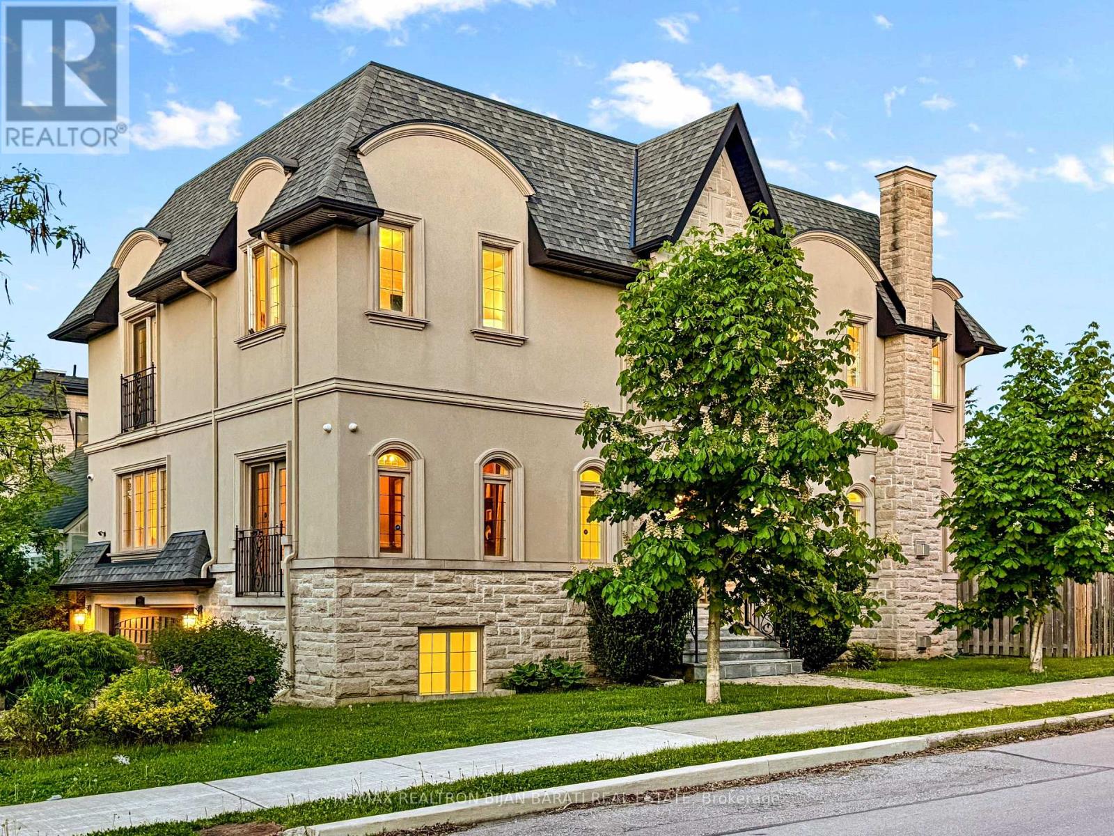 221 Elmwood Avenue, Toronto, Ontario  M2N 3M8 - Photo 2 - C12589942