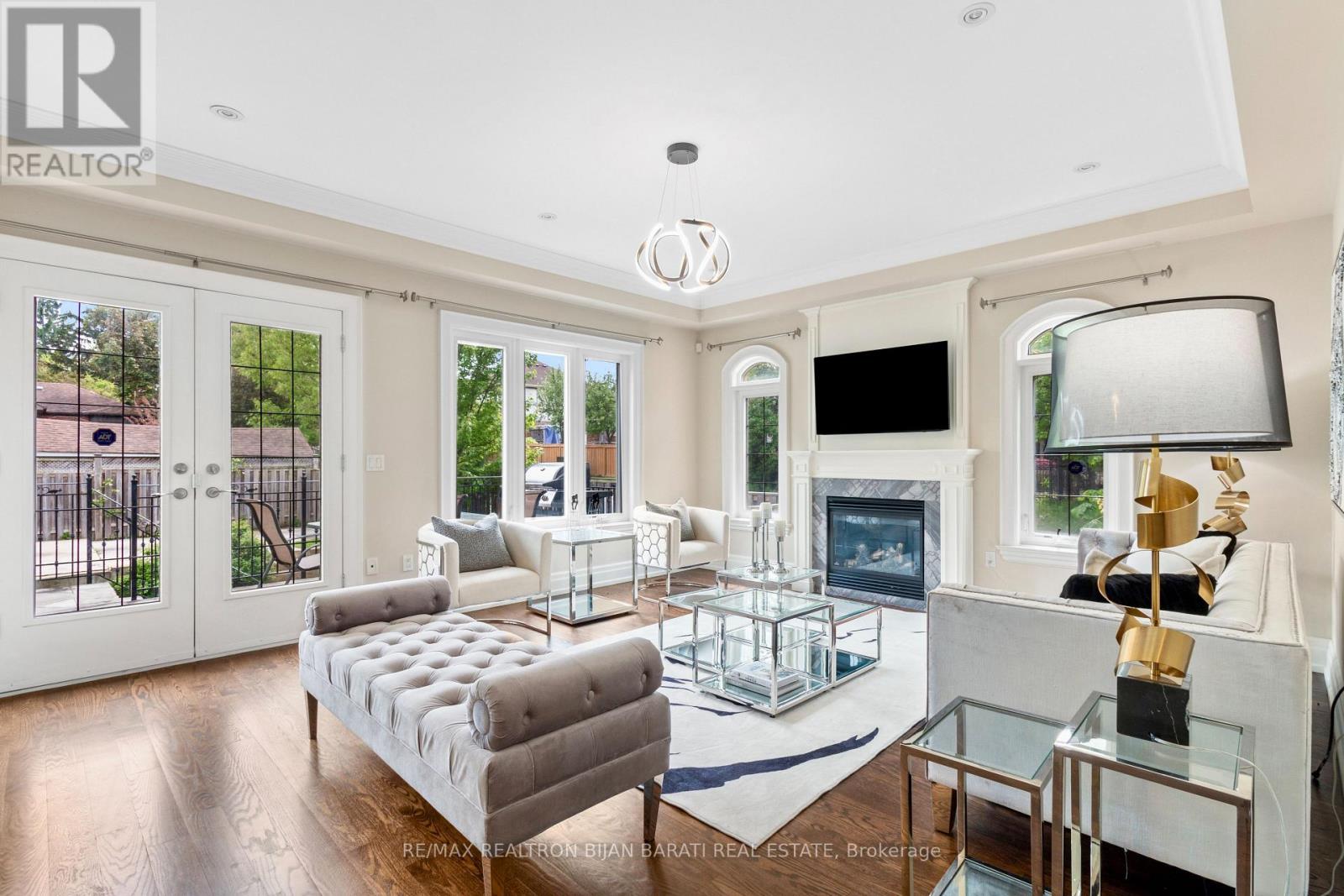 221 Elmwood Avenue, Toronto, Ontario  M2N 3M8 - Photo 4 - C12589942