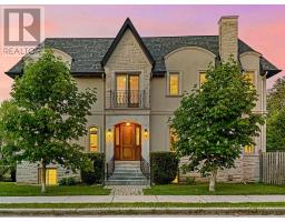 221 ELMWOOD AVENUE, Toronto, Ontario