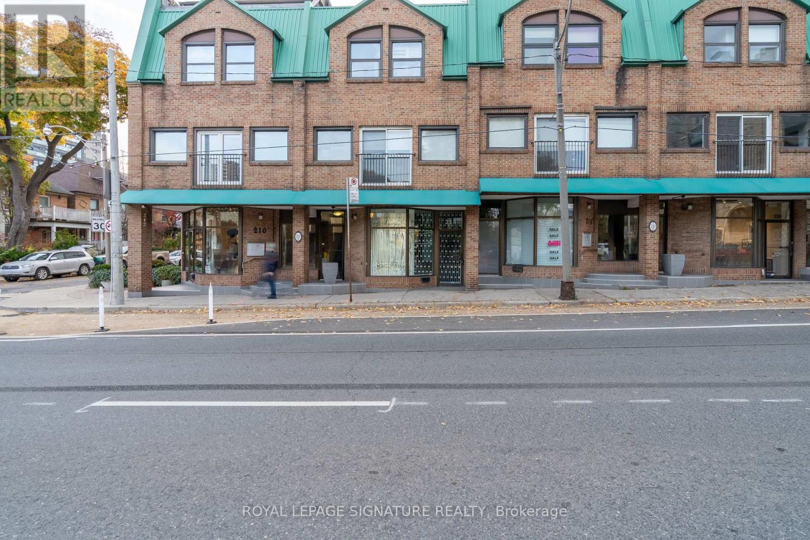 2 - 214 AVENUE ROAD, Toronto, Ontario