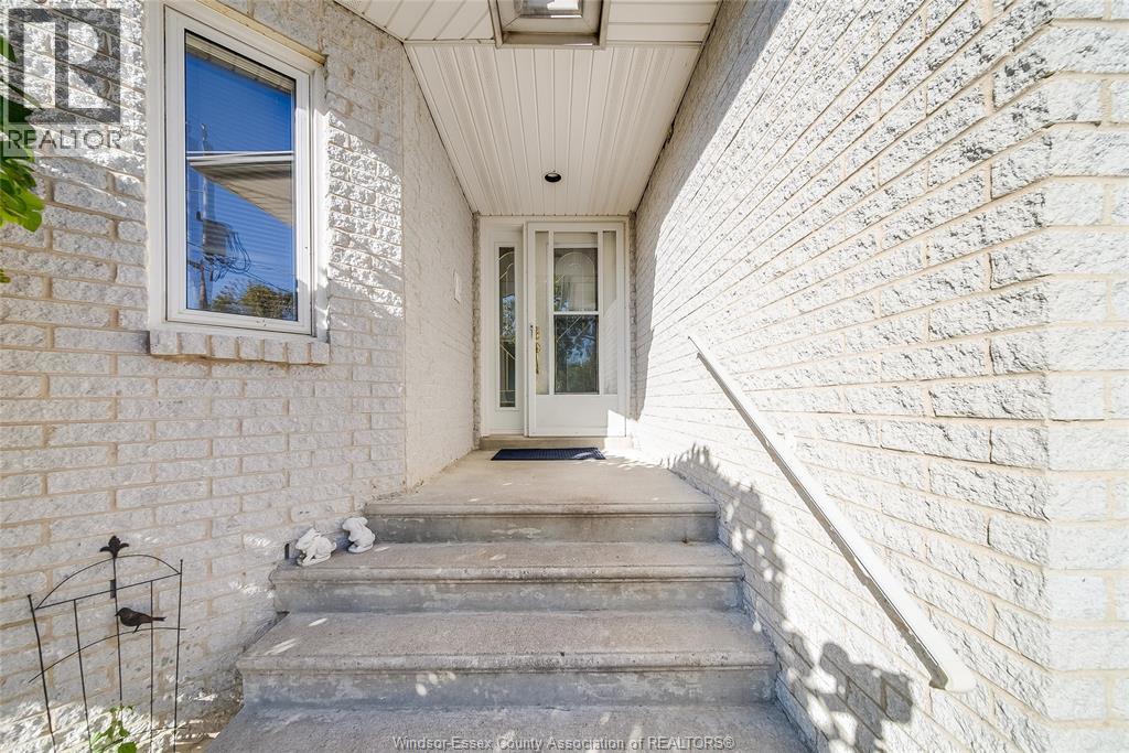 1266 Shoreline Avenue, Lakeshore, Ontario  N0R 1A0 - Photo 4 - 25030854