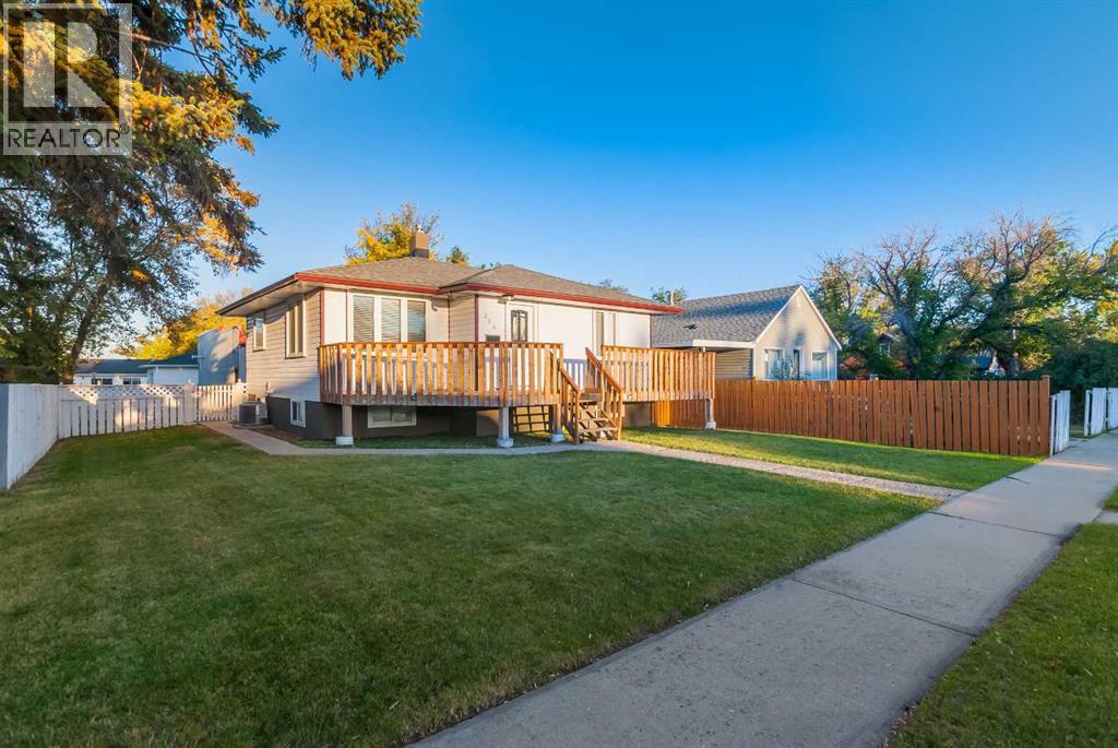 226 4 Street Se, Redcliff, Alberta T0J 2P0 - Photo 2 - A2259875