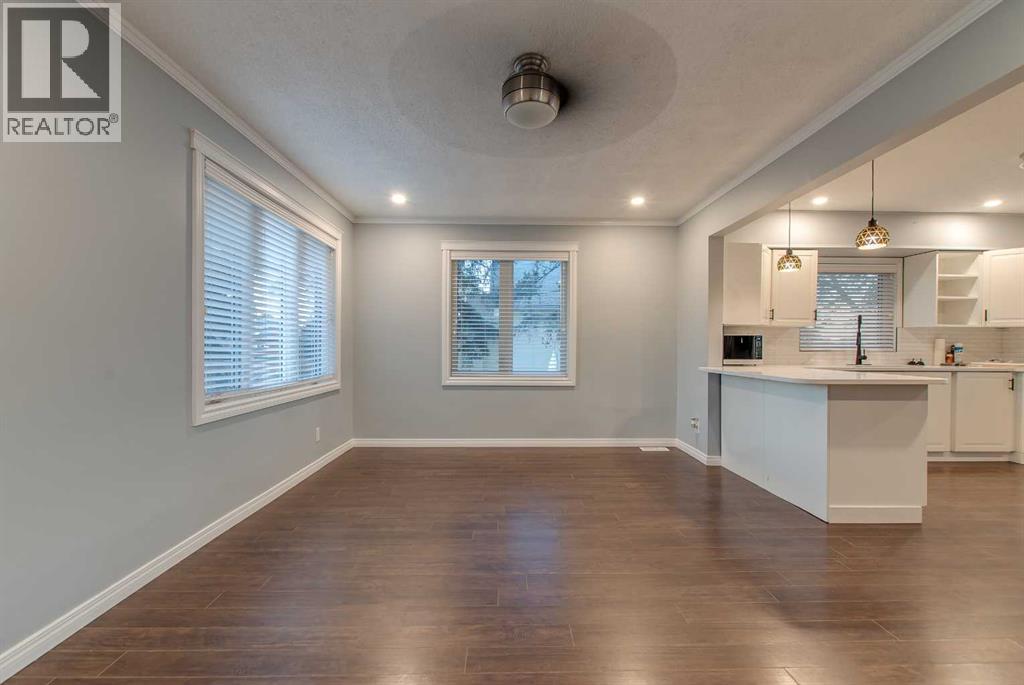 226 4 Street Se, Redcliff, Alberta T0J 2P0 - Photo 6 - A2259875