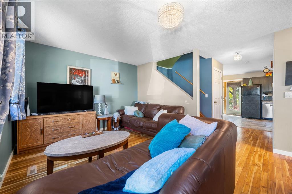 62 Fonda Crescent Se, Calgary, Alberta  T2A 5S6 - Photo 9 - A2259240