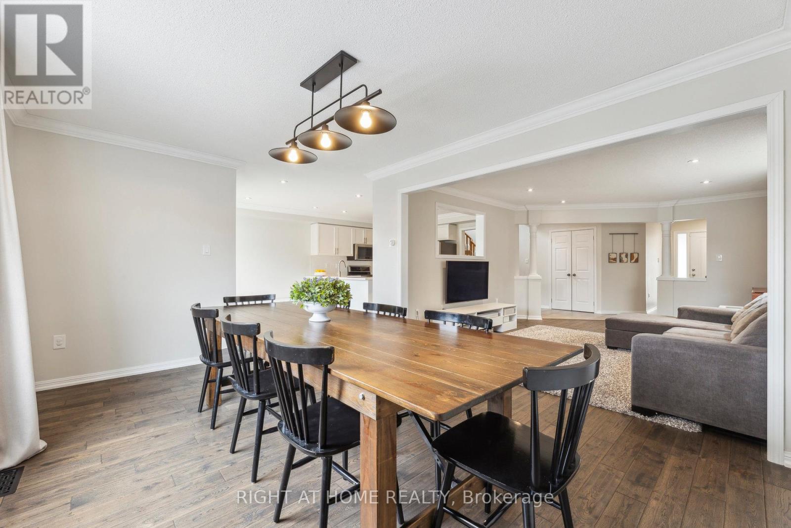 92 Longueuil Place, Whitby, Ontario  L1R 3H1 - Photo 11 - E12589970