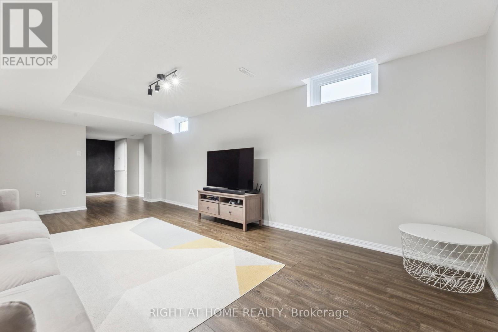 92 Longueuil Place, Whitby, Ontario  L1R 3H1 - Photo 39 - E12589970