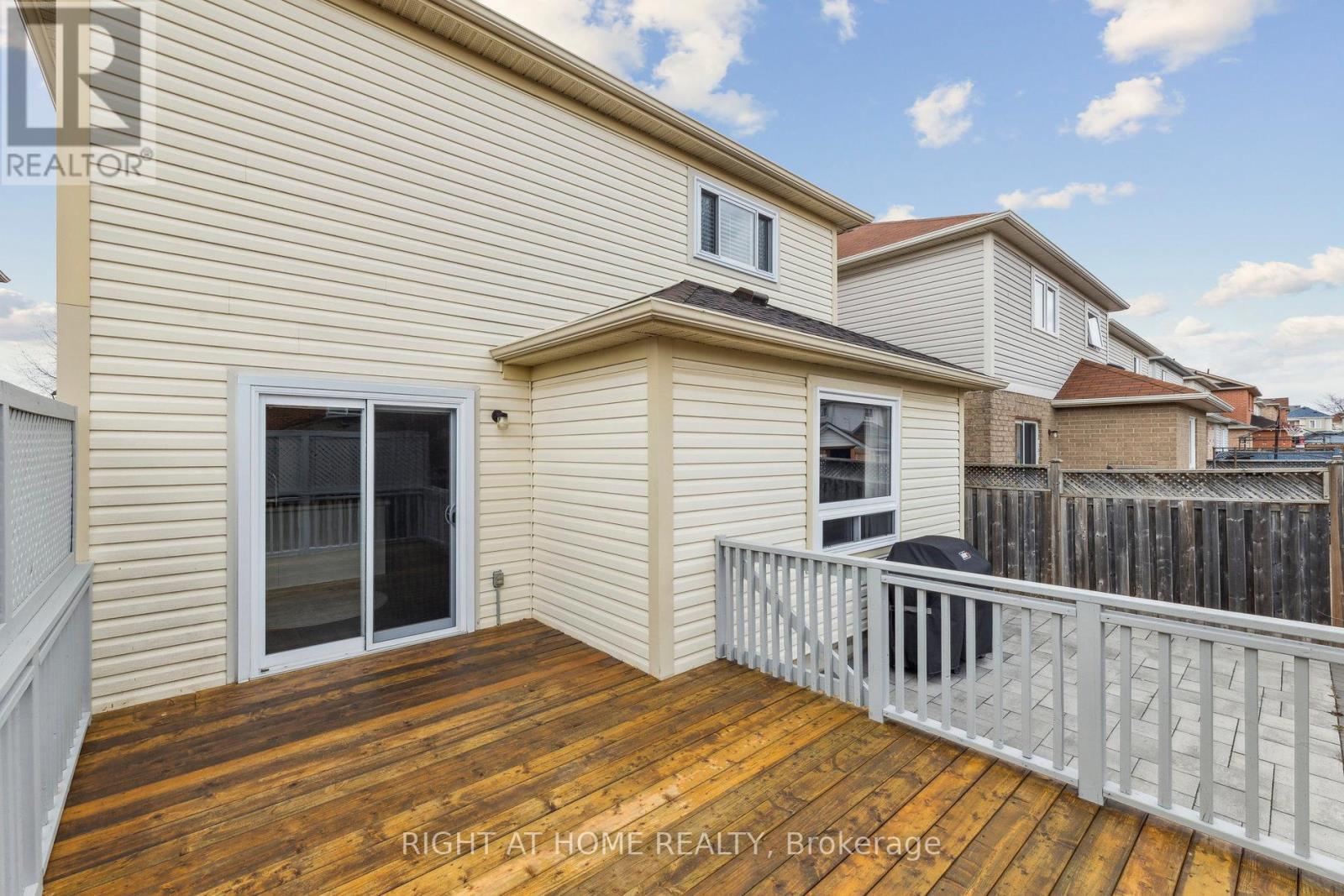 92 Longueuil Place, Whitby, Ontario  L1R 3H1 - Photo 40 - E12589970