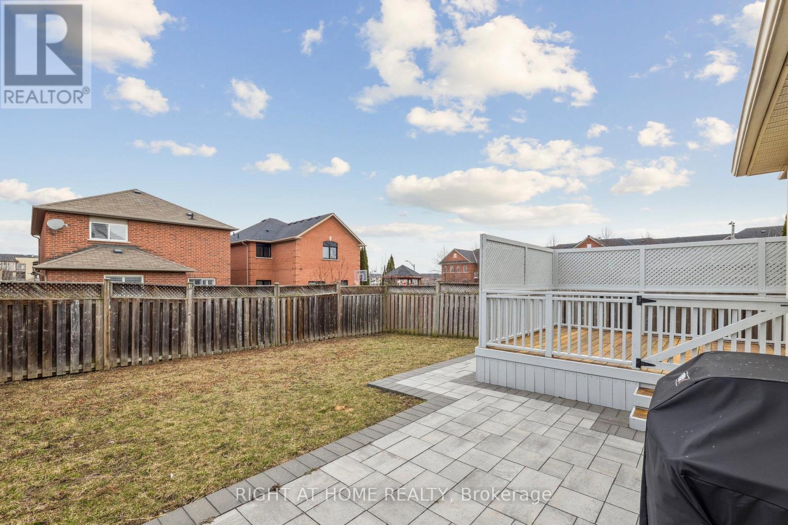 92 Longueuil Place, Whitby, Ontario  L1R 3H1 - Photo 44 - E12589970