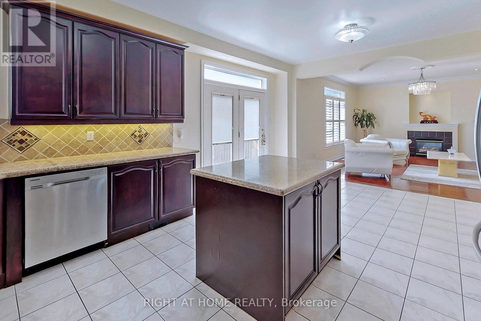 861 Strouds Lane, Pickering, Ontario  L1V 7G1 - Photo 16 - E12589992