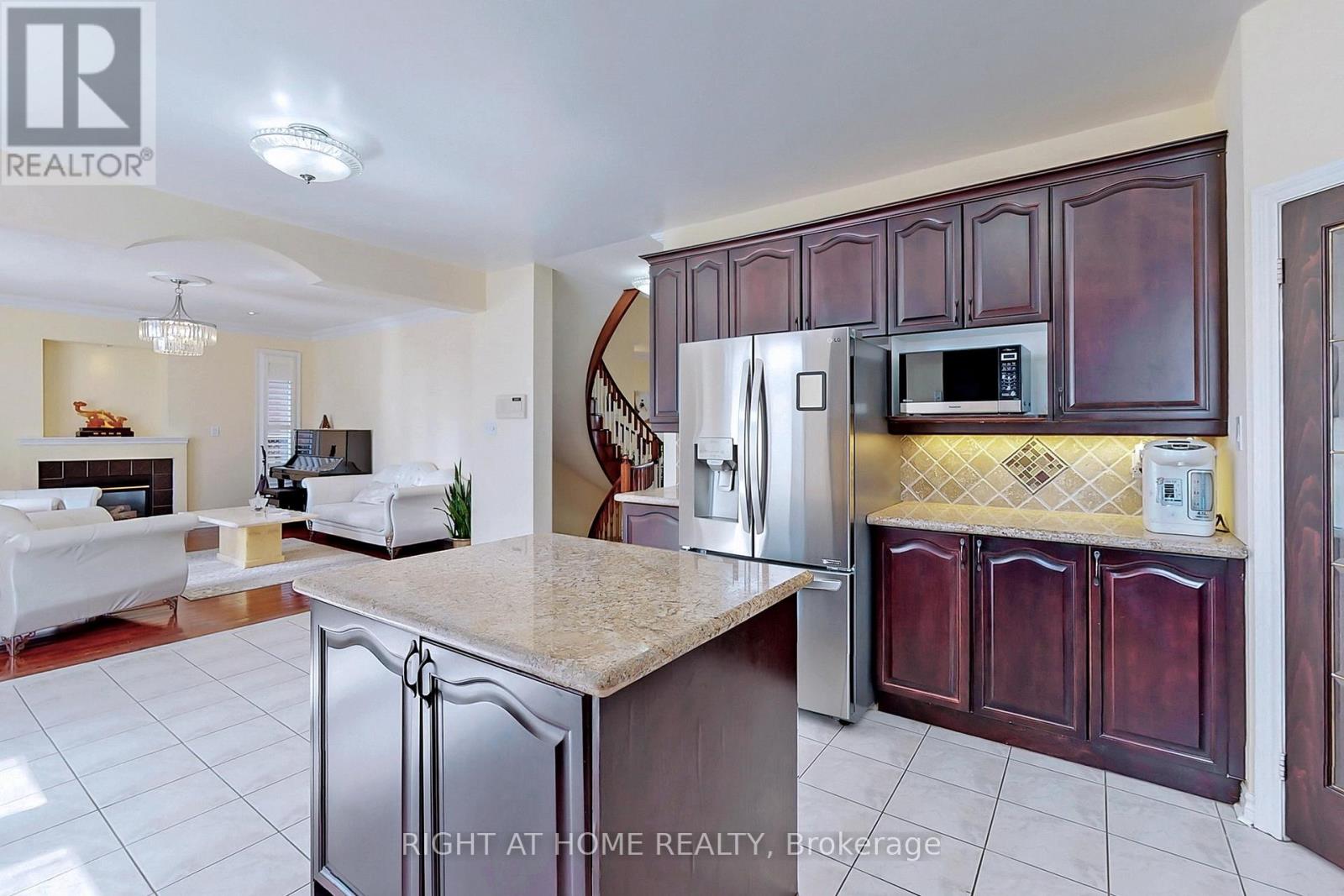 861 Strouds Lane, Pickering, Ontario  L1V 7G1 - Photo 18 - E12589992