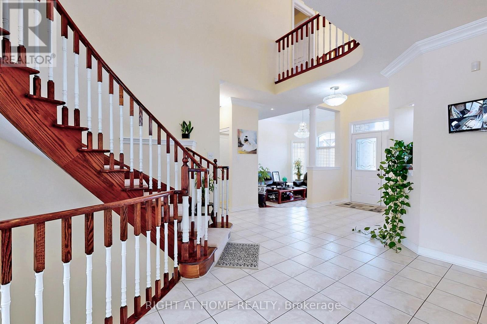 861 Strouds Lane, Pickering, Ontario  L1V 7G1 - Photo 5 - E12589992