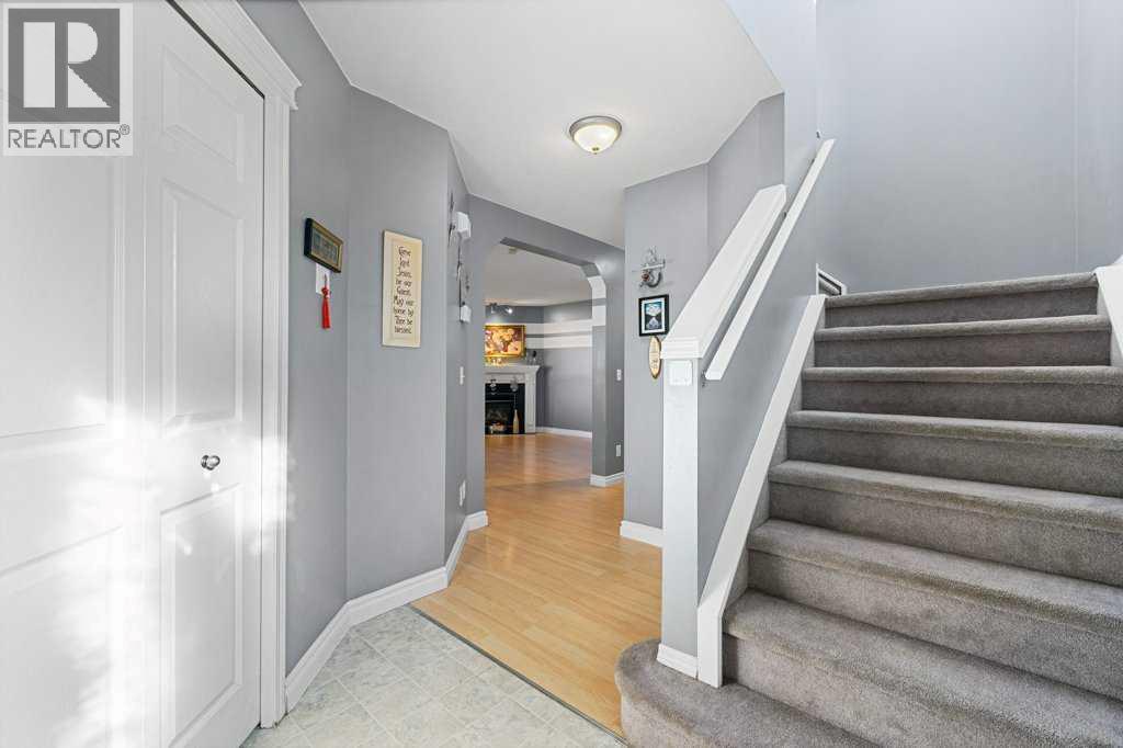 149 Martinvalley Crescent Ne, Calgary, Alberta  T3J 4L7 - Photo 3 - A2269492