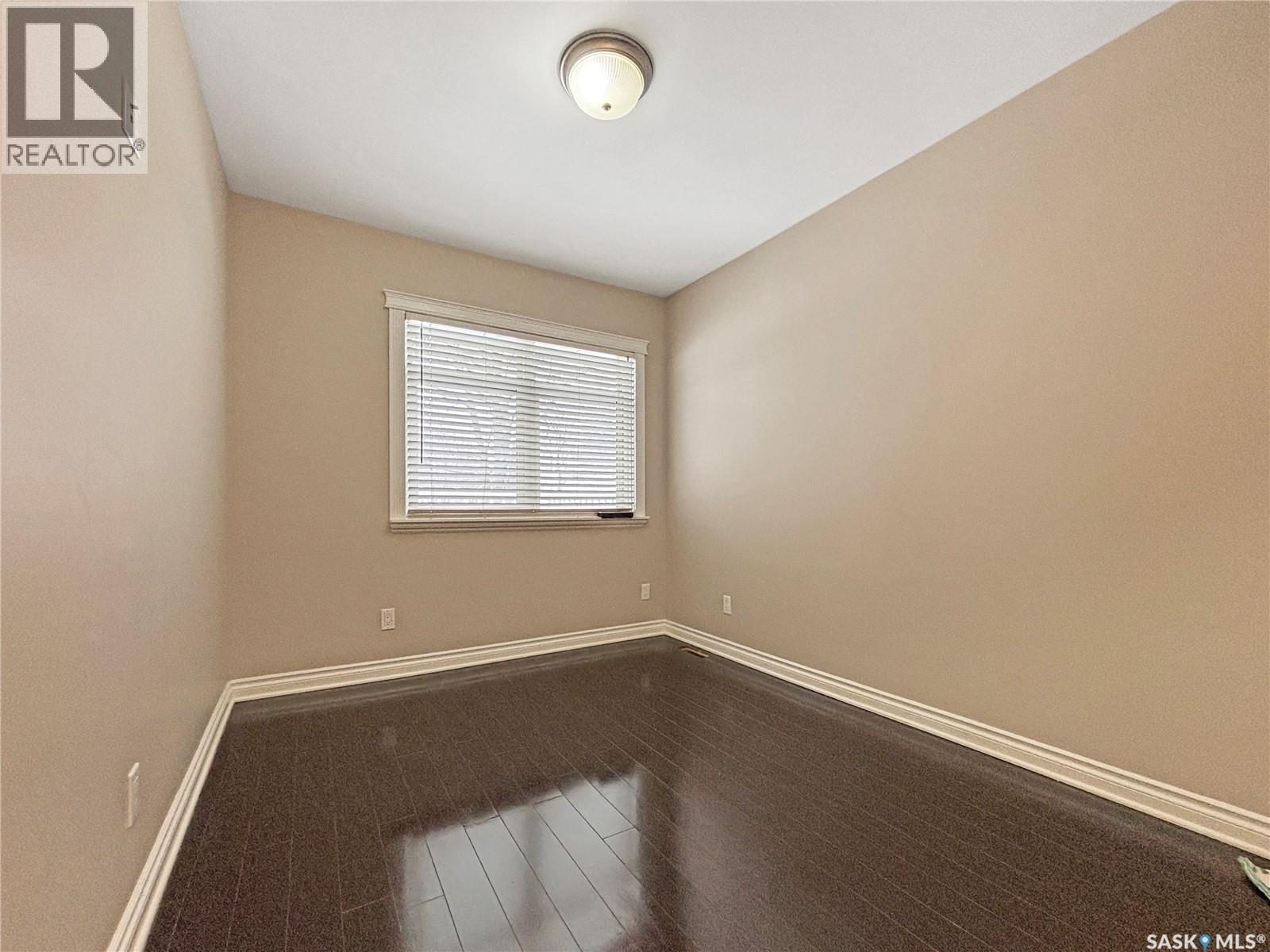 1030 M Avenue S, Saskatoon, Saskatchewan  S7M 2L9 - Photo 14 - SK024997