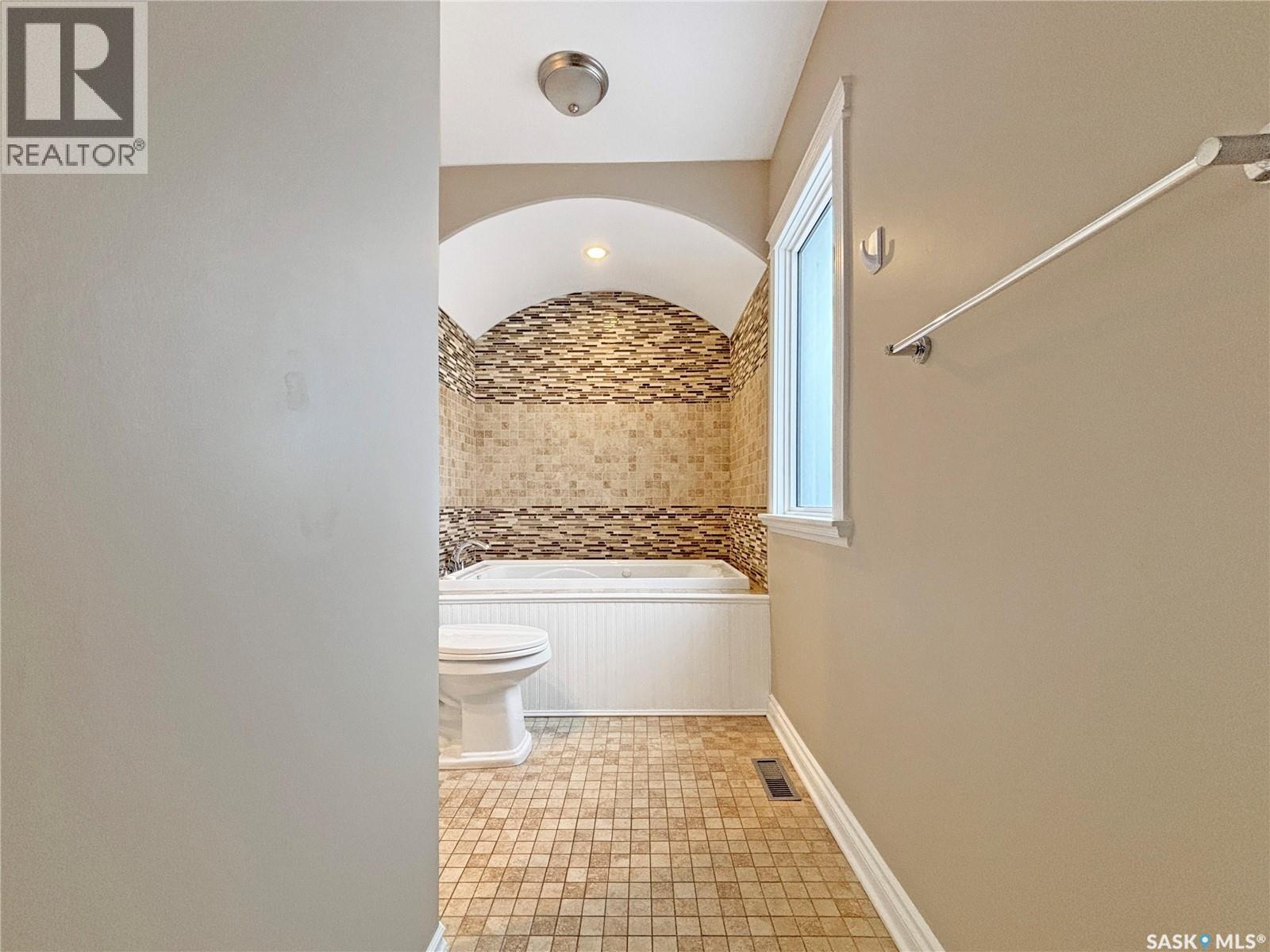 1030 M Avenue S, Saskatoon, Saskatchewan  S7M 2L9 - Photo 16 - SK024997