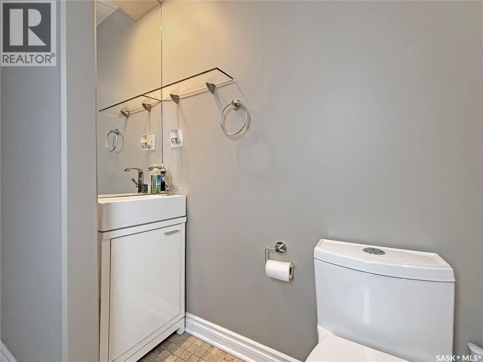 1030 M Avenue S, Saskatoon, Saskatchewan  S7M 2L9 - Photo 18 - SK024997