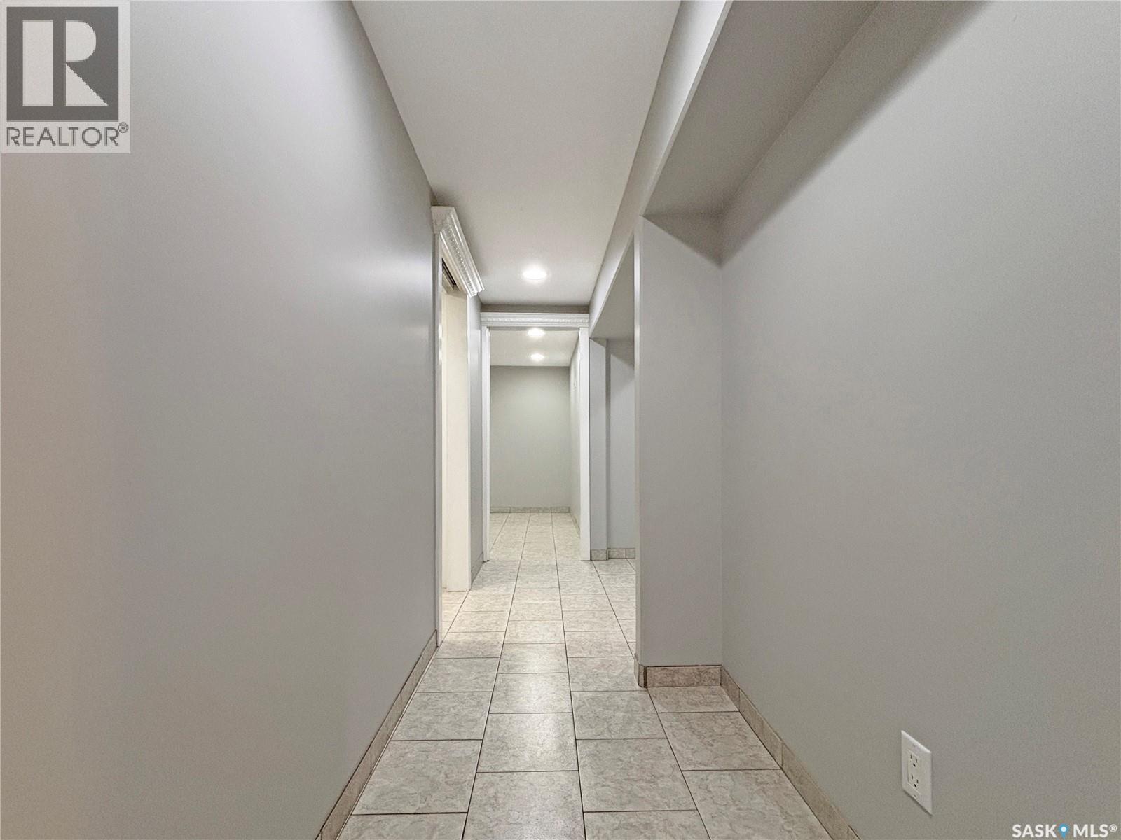 1030 M Avenue S, Saskatoon, Saskatchewan  S7M 2L9 - Photo 25 - SK024997