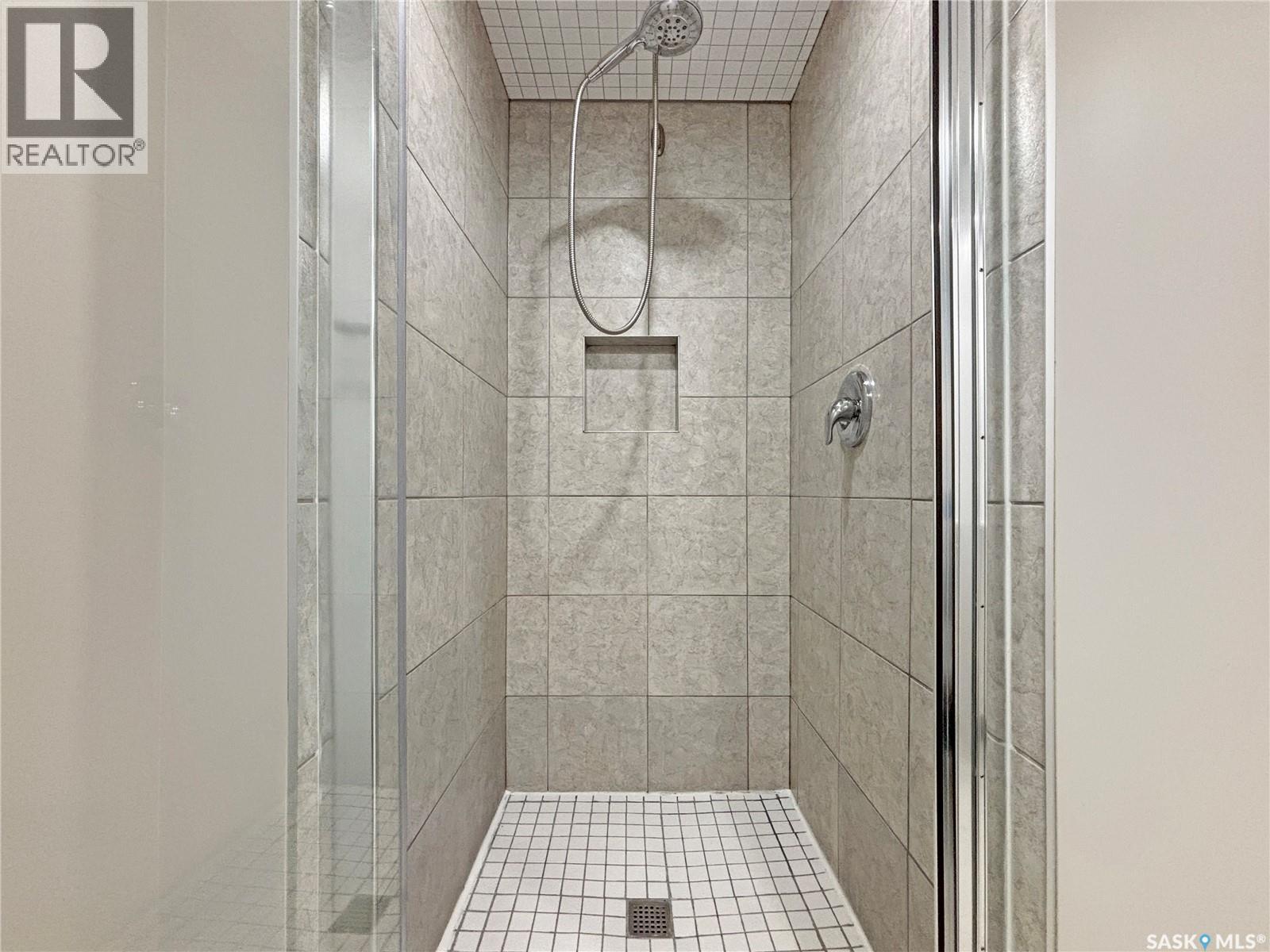 1030 M Avenue S, Saskatoon, Saskatchewan  S7M 2L9 - Photo 28 - SK024997