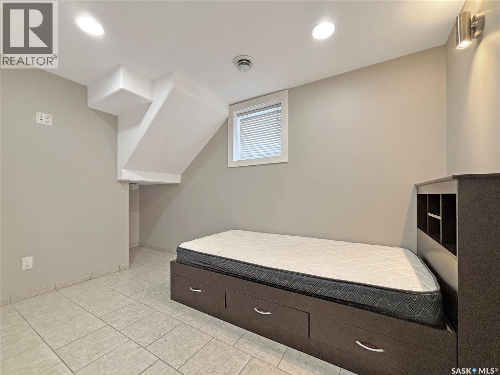 1030 M Avenue S, Saskatoon, Saskatchewan  S7M 2L9 - Photo 32 - SK024997