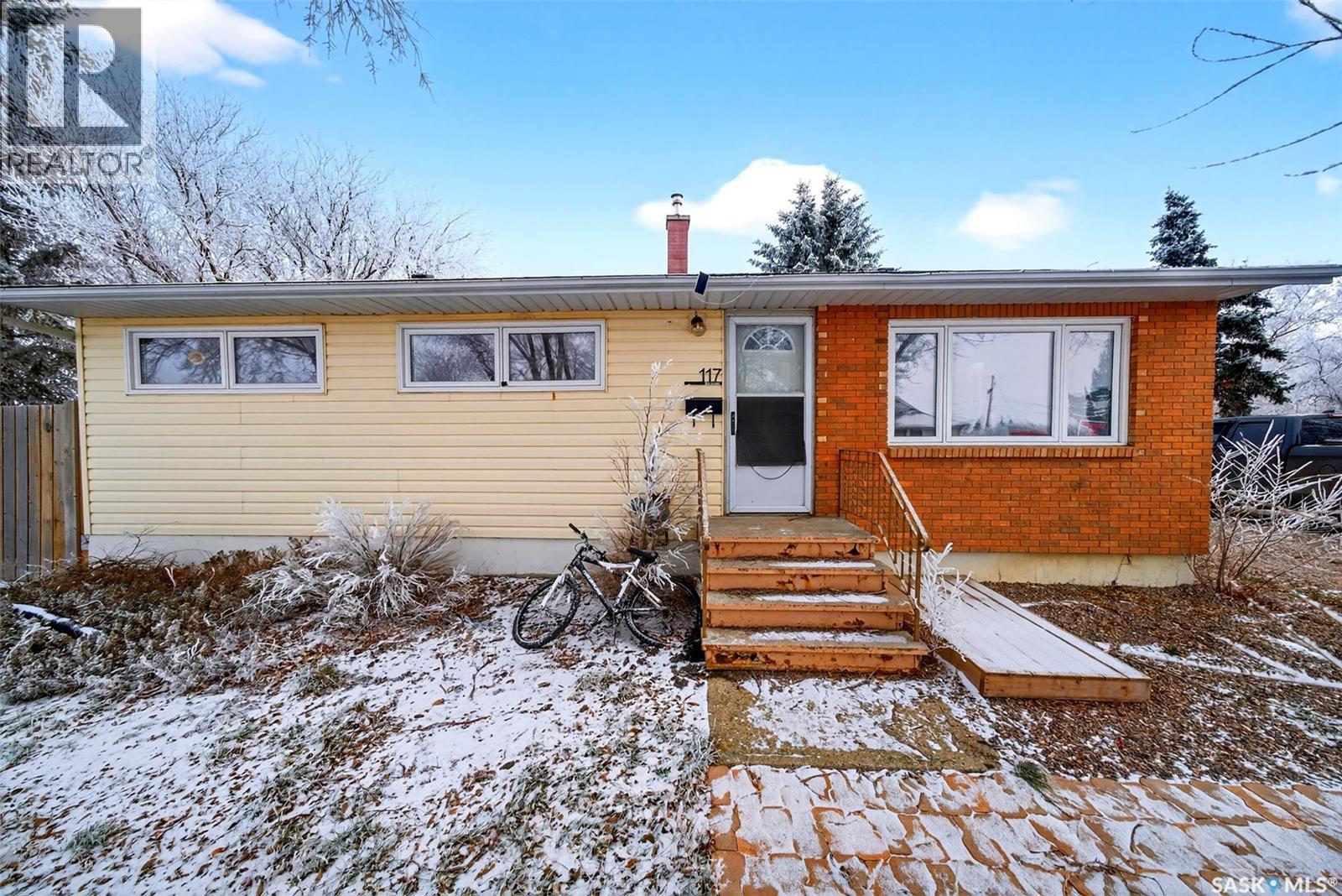 117 3rd Street, Drinkwater, Saskatchewan  S0H 1G0 - Photo 2 - SK024976