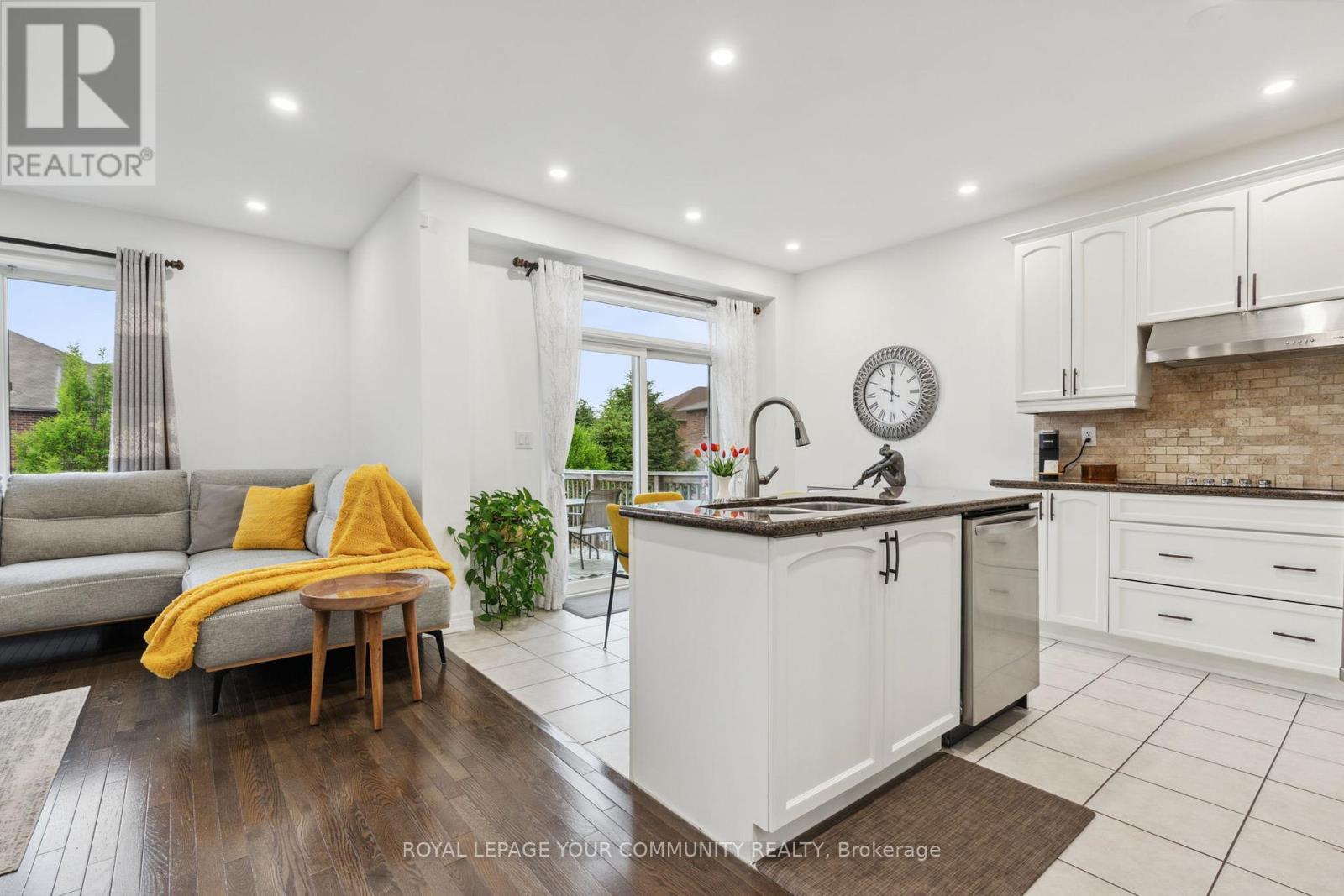 26 Ivy Jay Crescent, Aurora, Ontario  L4G 0E6 - Photo 17 - N12589488