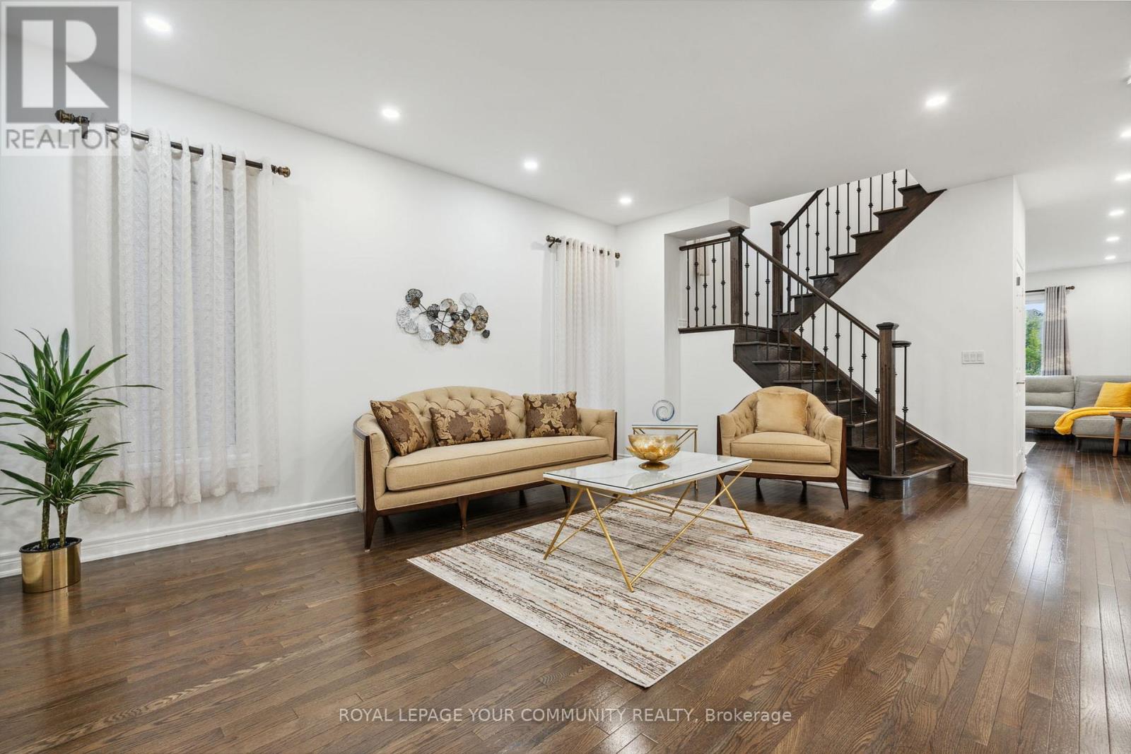 26 Ivy Jay Crescent, Aurora, Ontario  L4G 0E6 - Photo 9 - N12589488