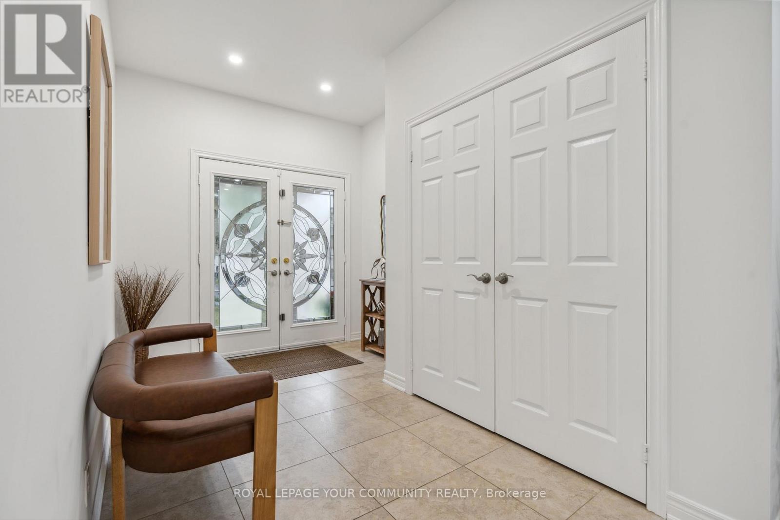 26 Ivy Jay Crescent, Aurora, Ontario  L4G 0E6 - Photo 6 - N12589488