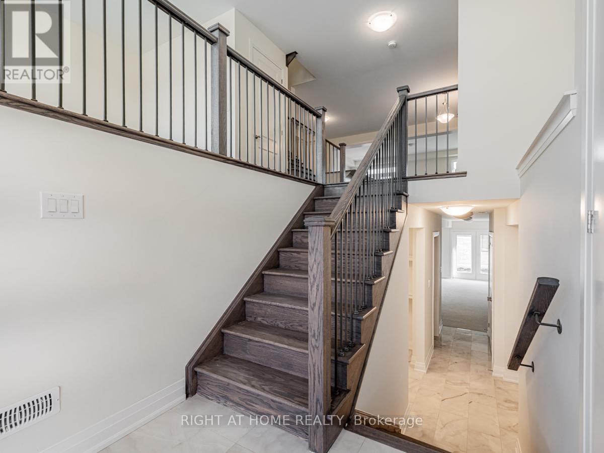 225 Beaverbrae Drive, Markham, Ontario  L6C 3K5 - Photo 2 - N12589882