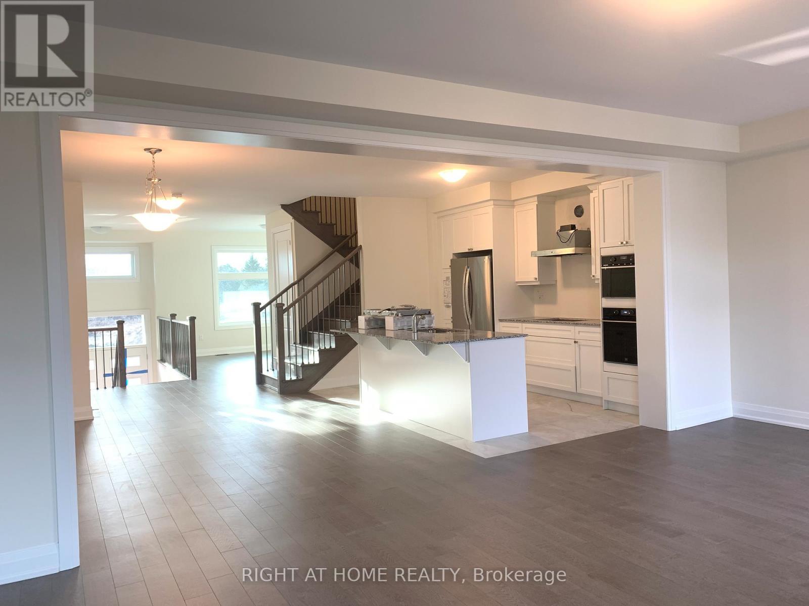 225 Beaverbrae Drive, Markham, Ontario  L6C 3K5 - Photo 8 - N12589882