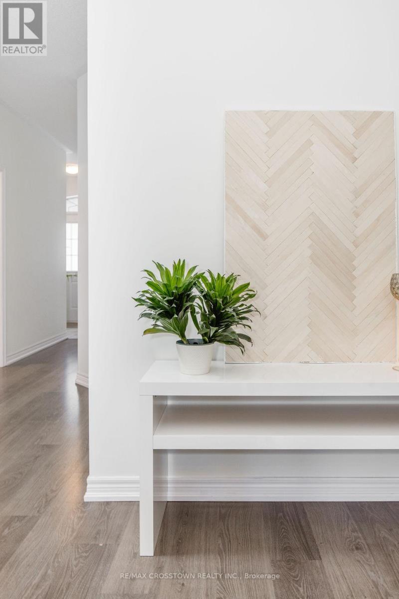 49 Greenwood Drive, Essa, Ontario  L3W 0N5 - Photo 14 - N12589886