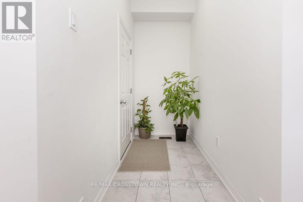 49 Greenwood Drive, Essa, Ontario  L3W 0N5 - Photo 9 - N12589886