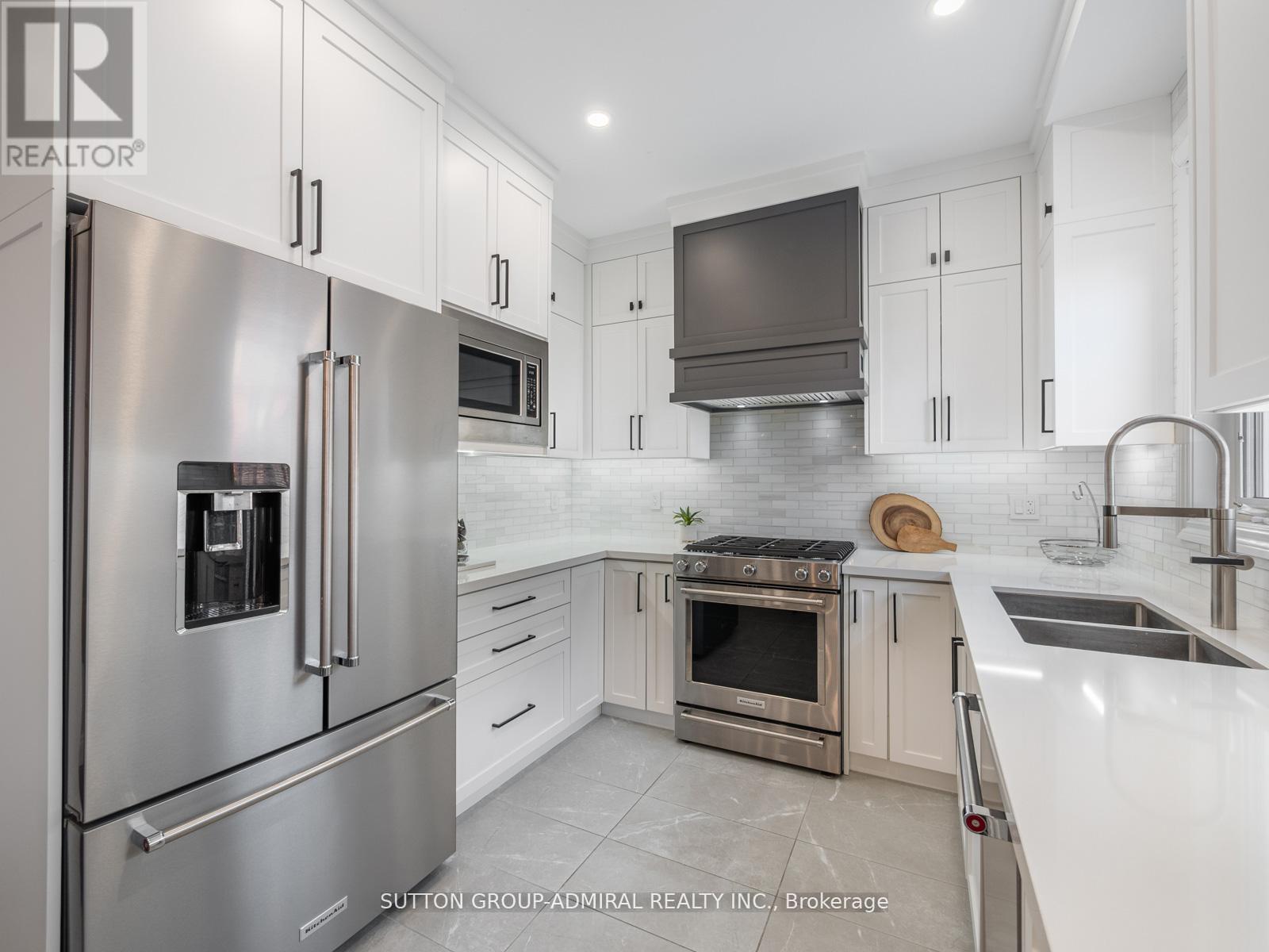 1057 Warby Trail, Newmarket, Ontario  L3X 3H6 - Photo 12 - N12589894