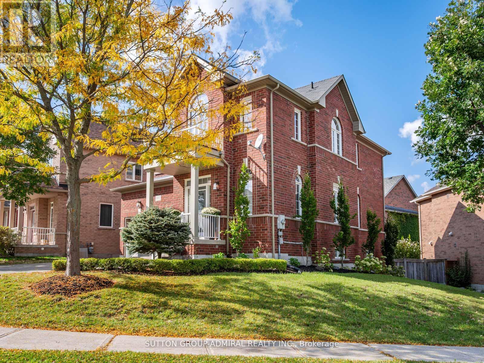 1057 Warby Trail, Newmarket, Ontario  L3X 3H6 - Photo 2 - N12589894