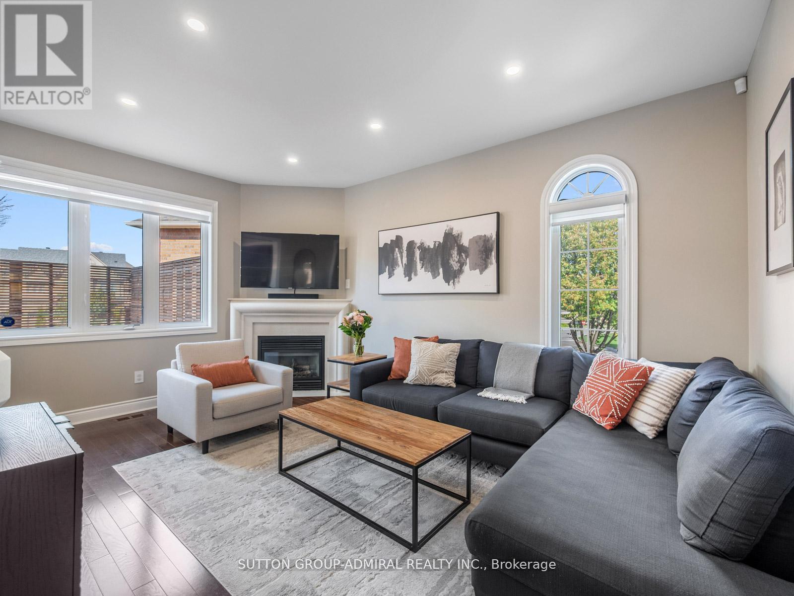 1057 Warby Trail, Newmarket, Ontario  L3X 3H6 - Photo 8 - N12589894