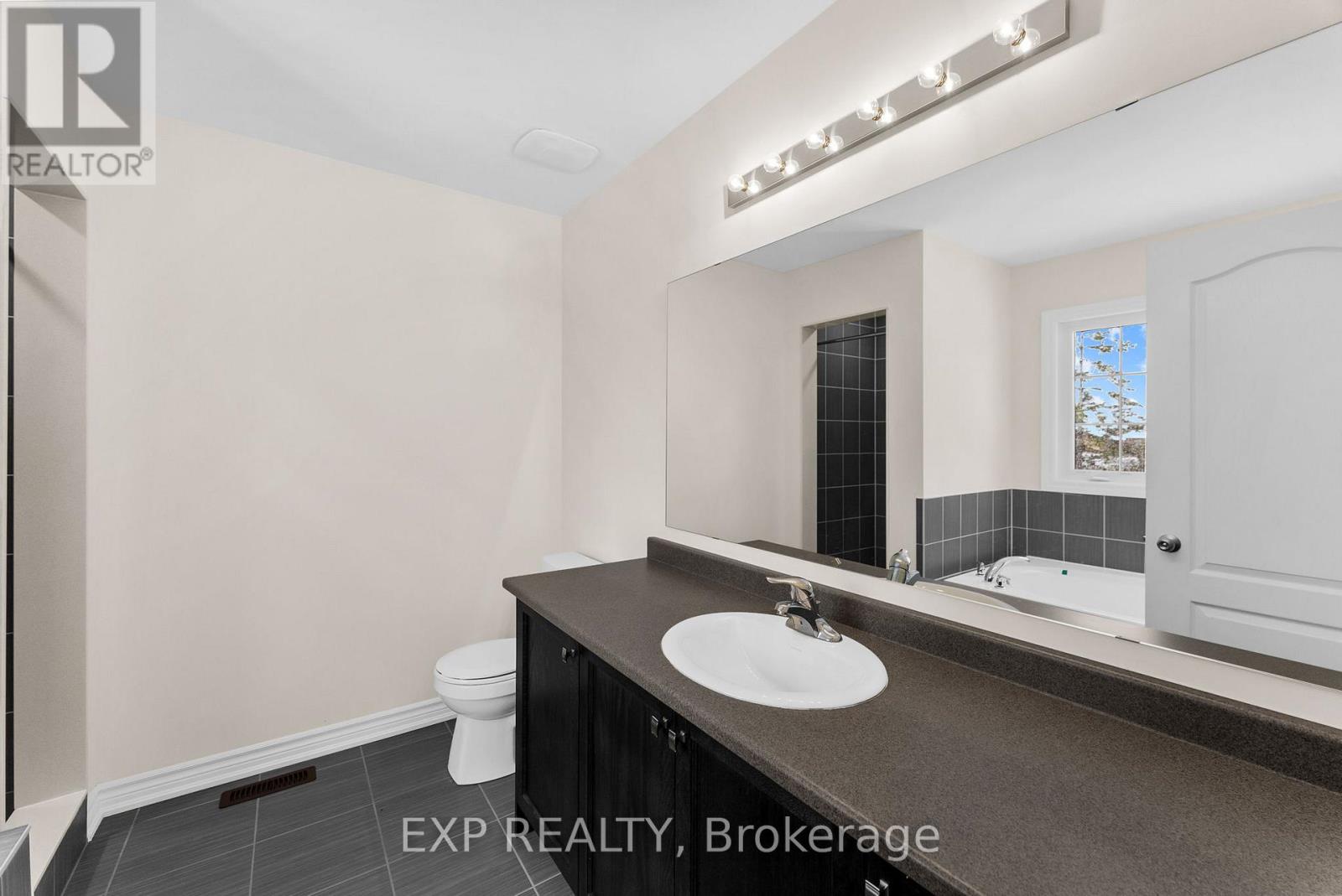 17 Jeanne Pynn Avenue, Georgina, Ontario  L0E 1L0 - Photo 20 - N12590074